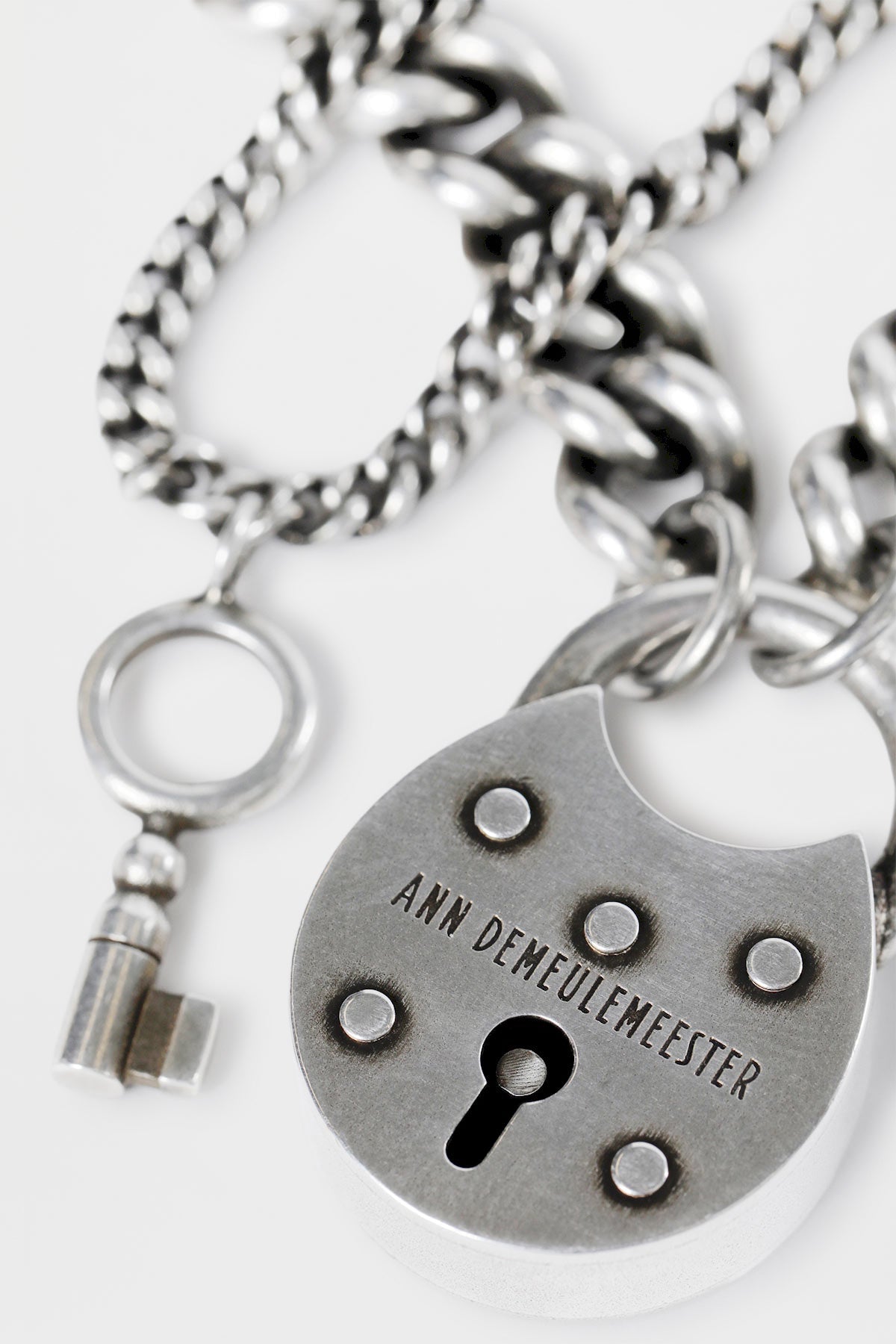 ANN DEMEULEMEESTER® Official Website – Ann Demeulemeester