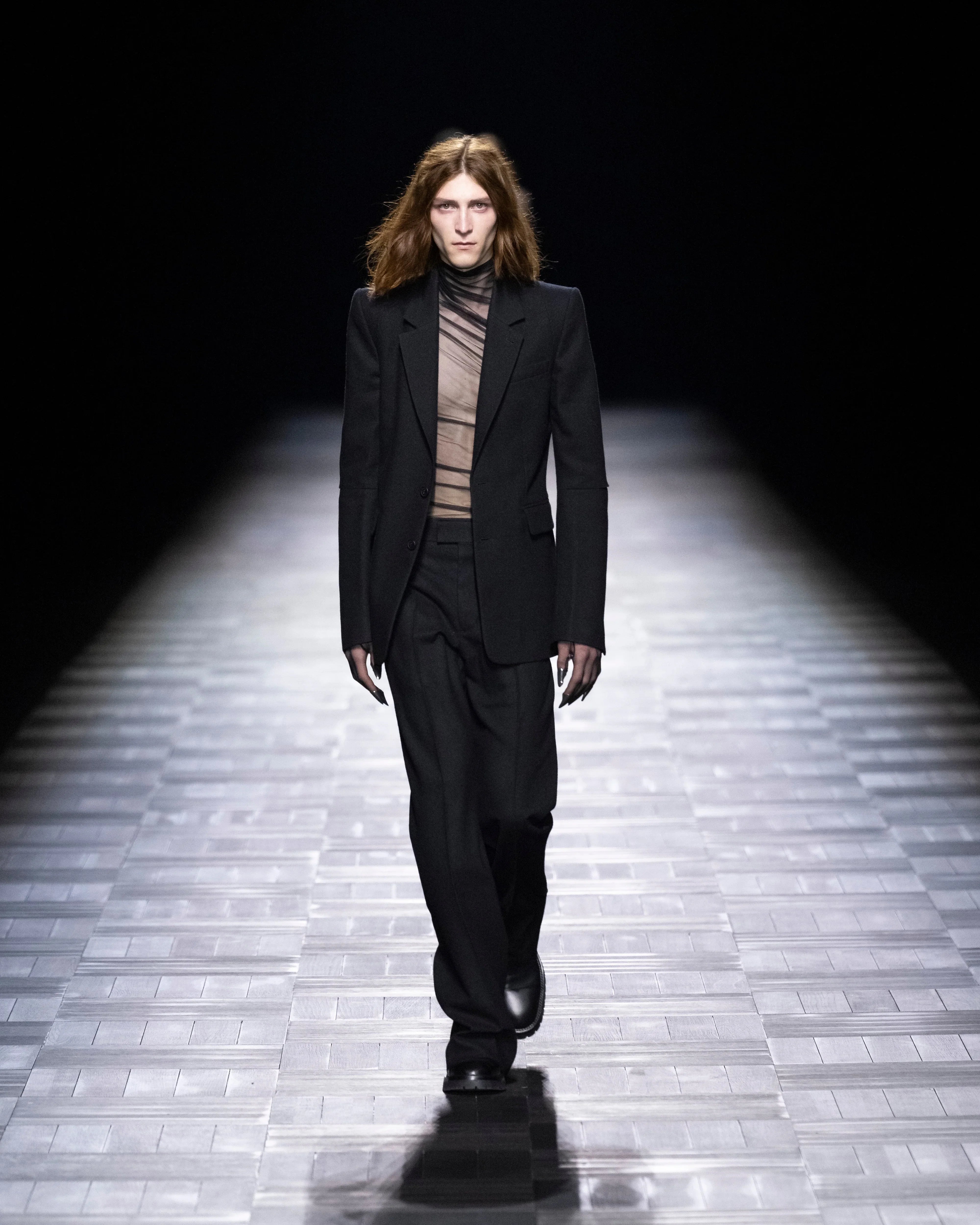 Autumn / Winter 23-24 – Ann Demeulemeester