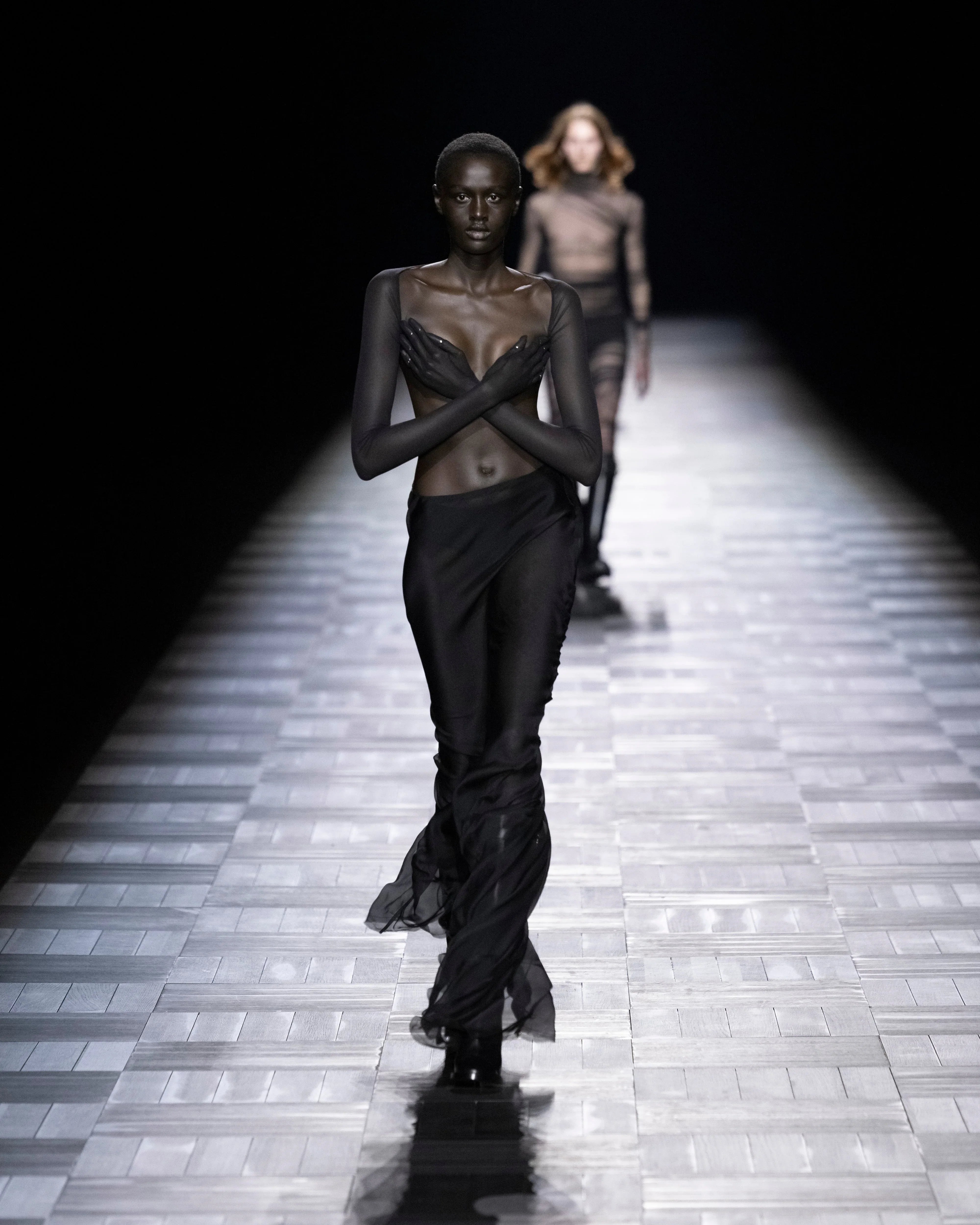 Autumn / Winter 23-24 – Ann Demeulemeester