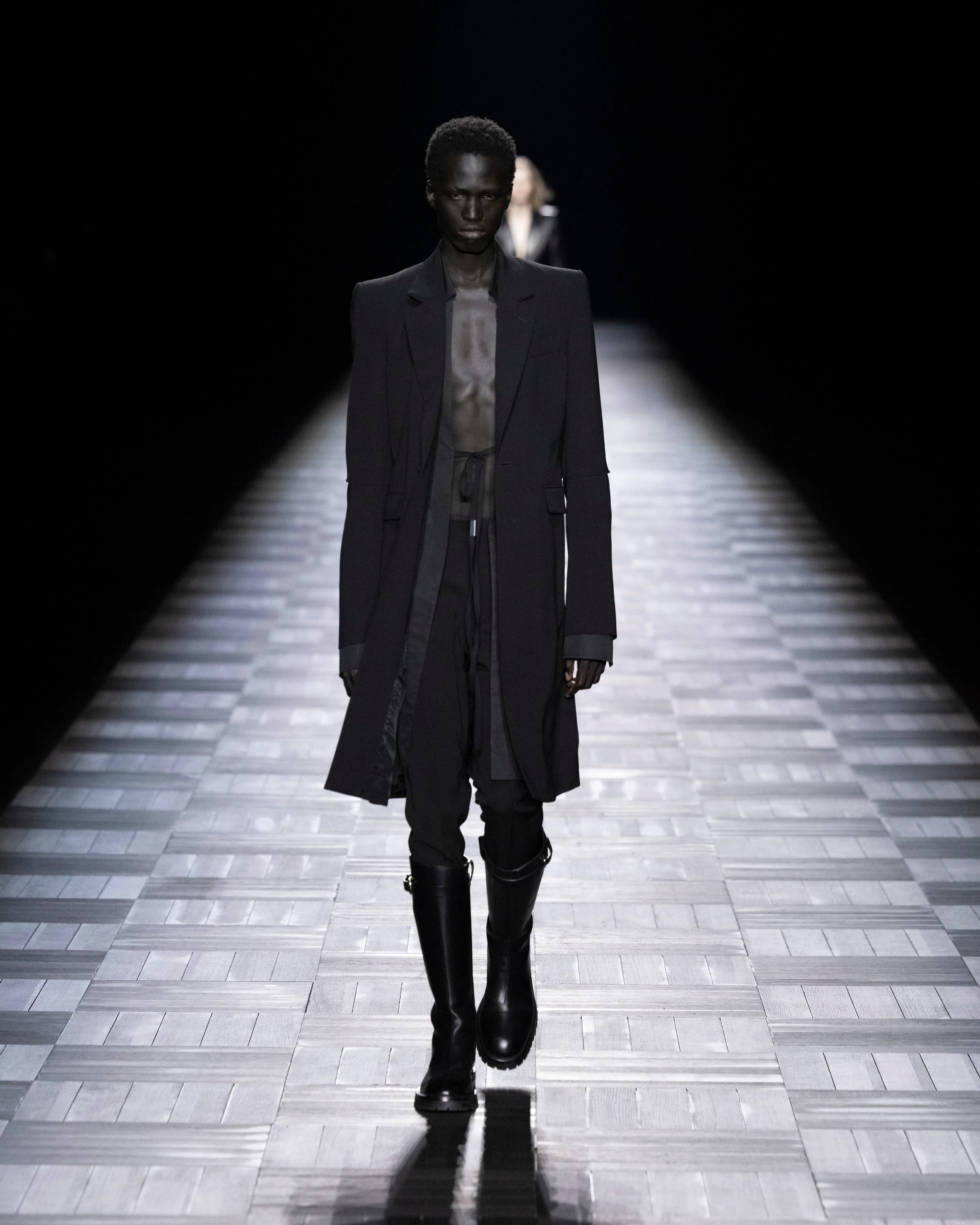 Autumn / Winter 23-24 – Ann Demeulemeester