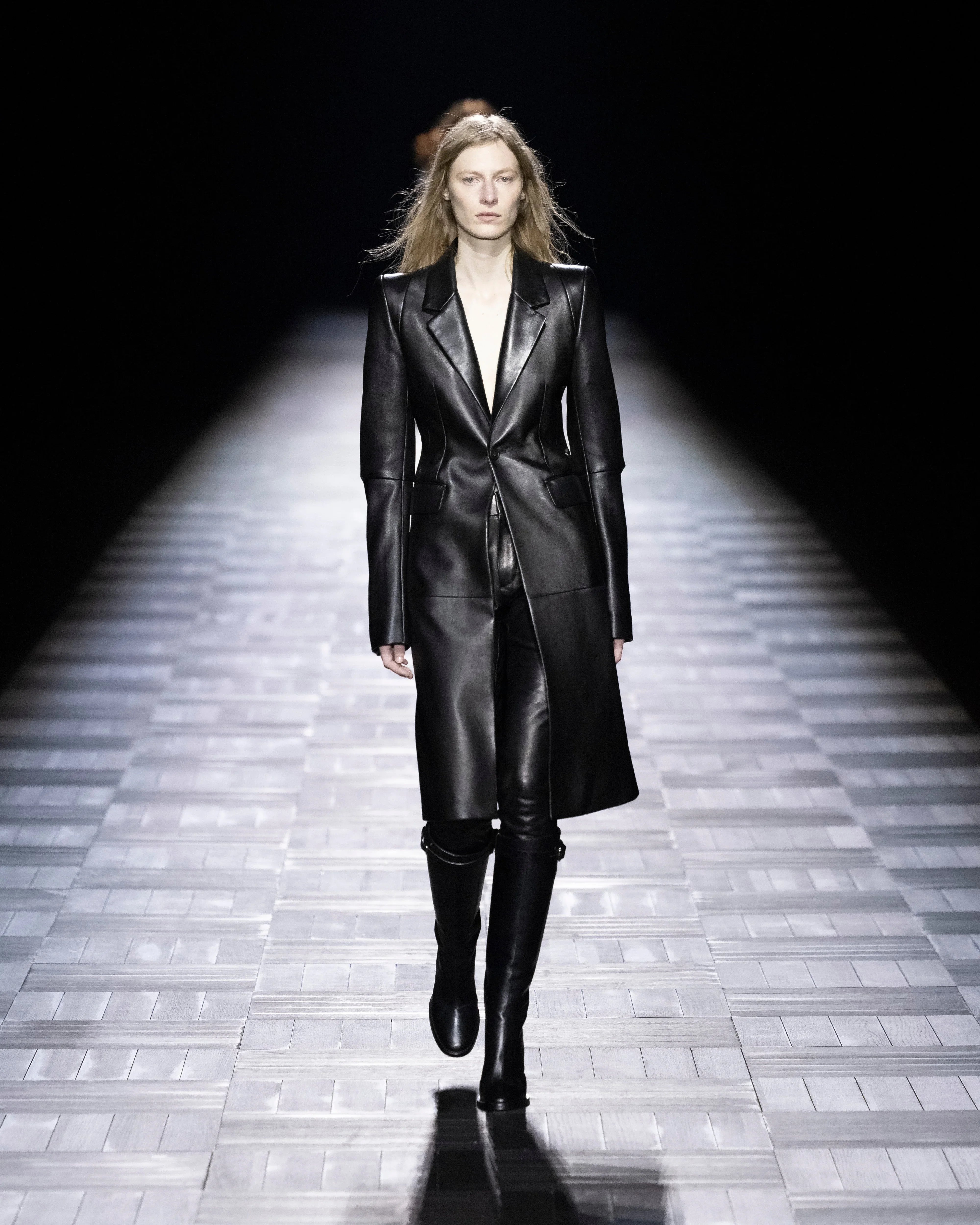 Autumn / Winter 23-24 – Ann Demeulemeester