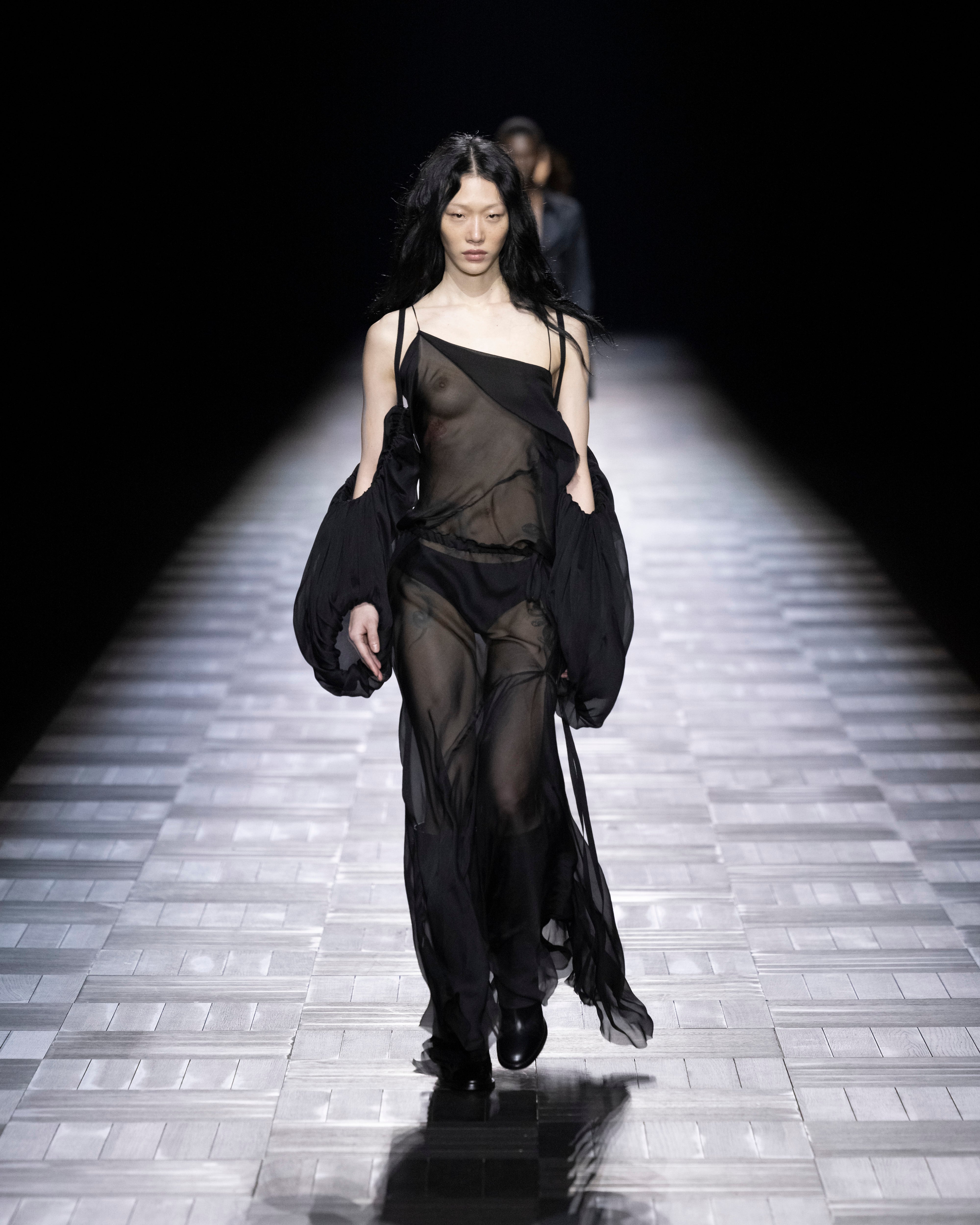 Autumn / Winter 23-24 – Ann Demeulemeester