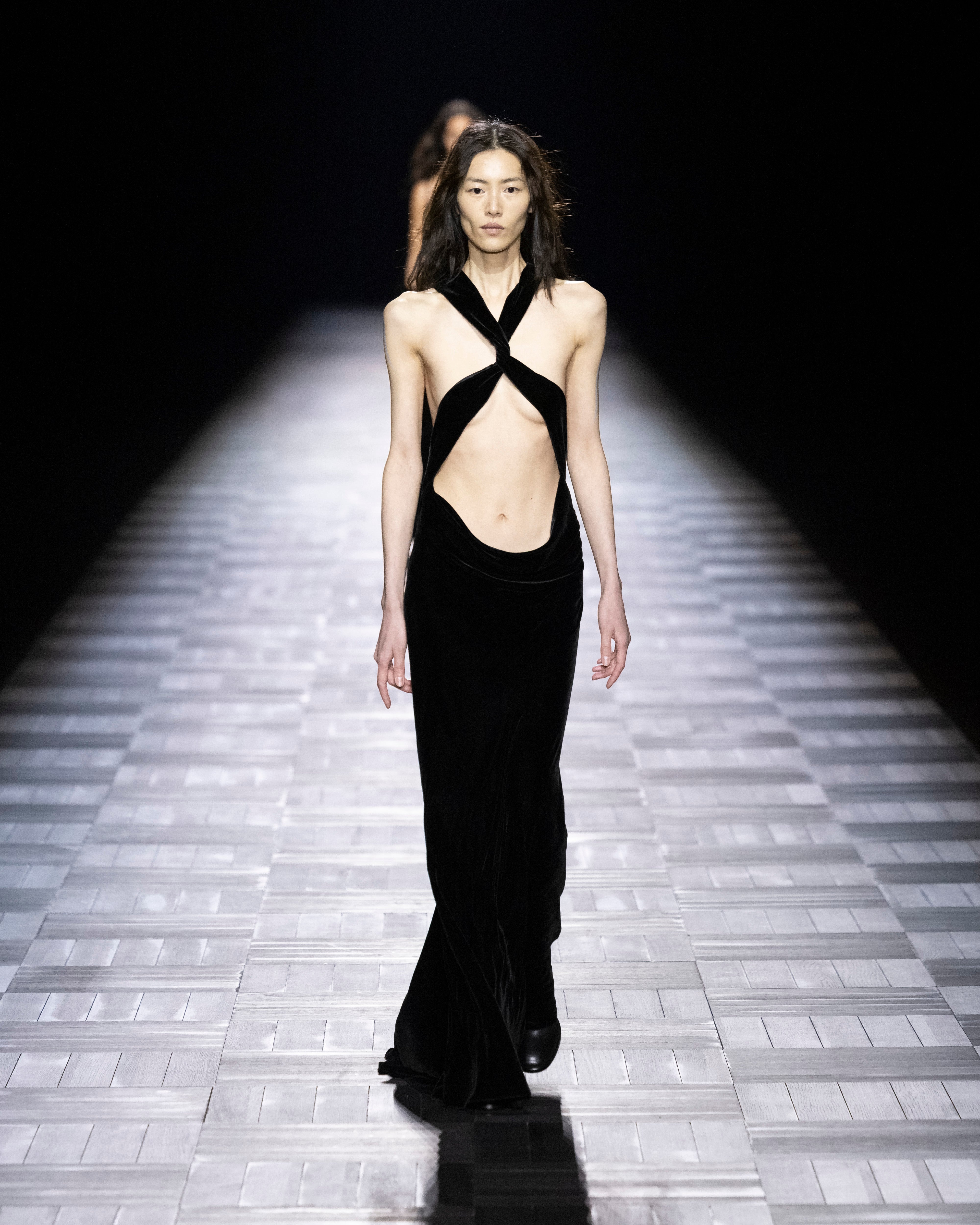 Autumn / Winter 23-24 – Ann Demeulemeester