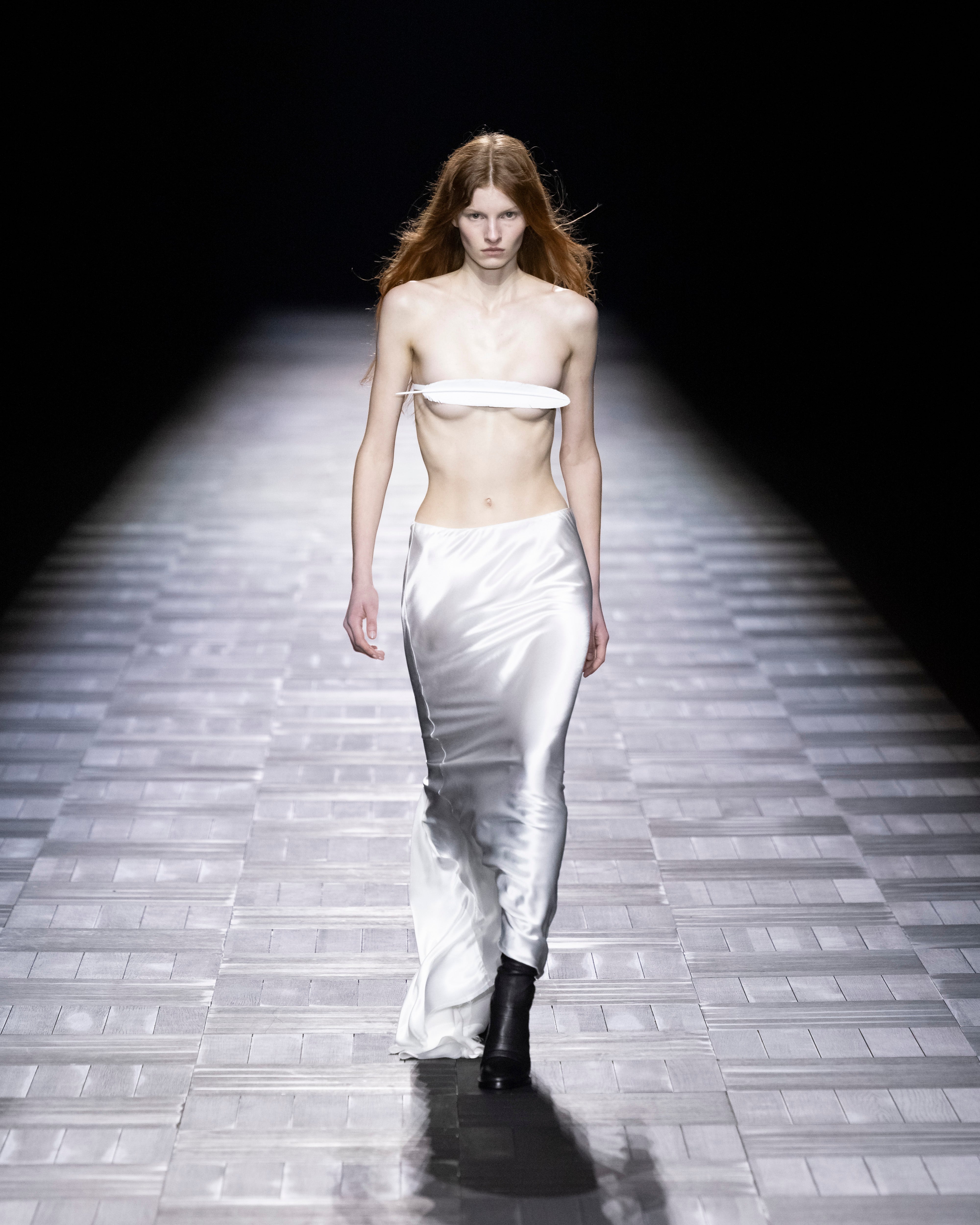 Autumn / Winter 23-24 – Ann Demeulemeester