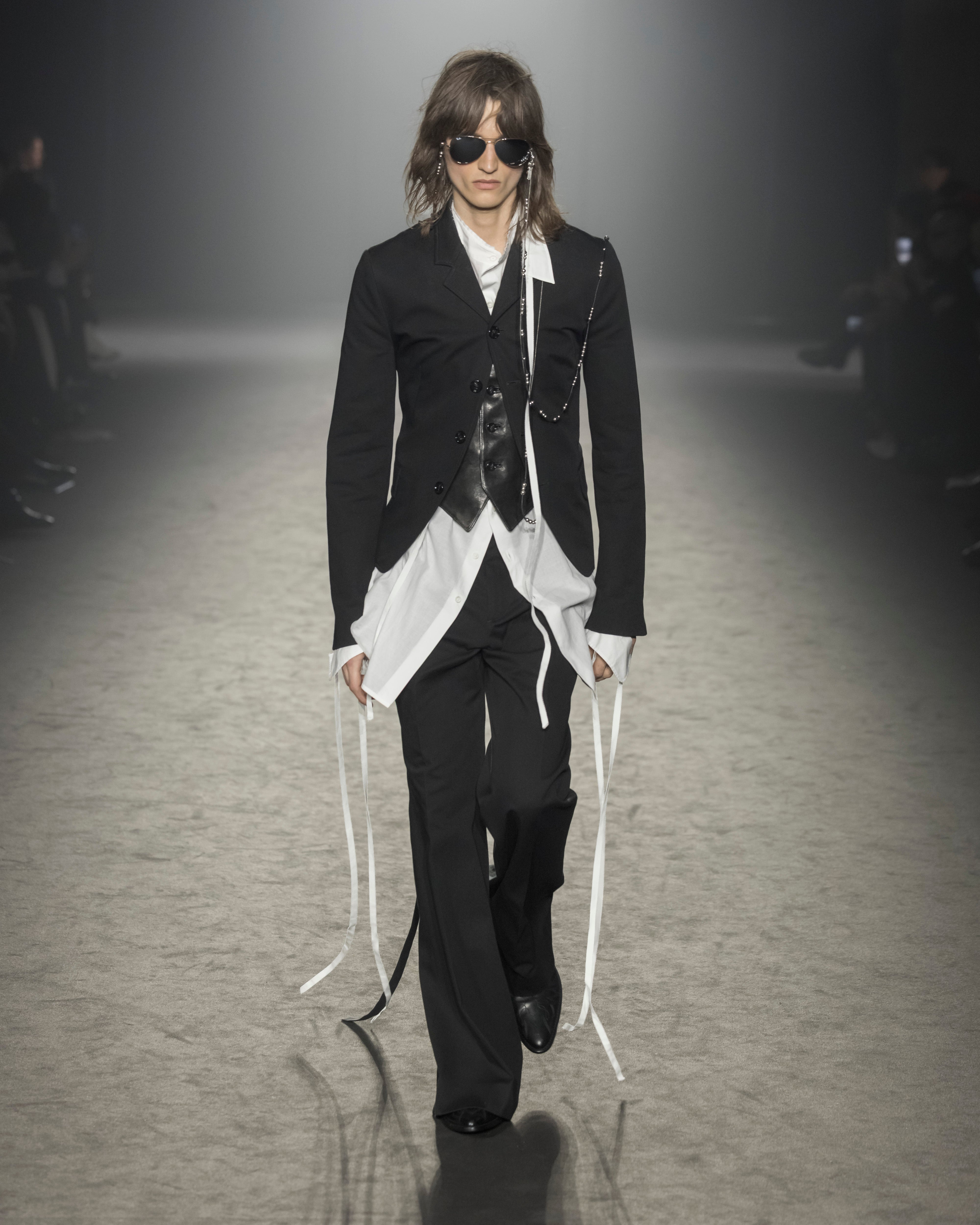 小*祐様 7/24まで アーカイブ Ann Demeulemeester ベスト Autumn / Winter 25 – Ann Demeulemeester