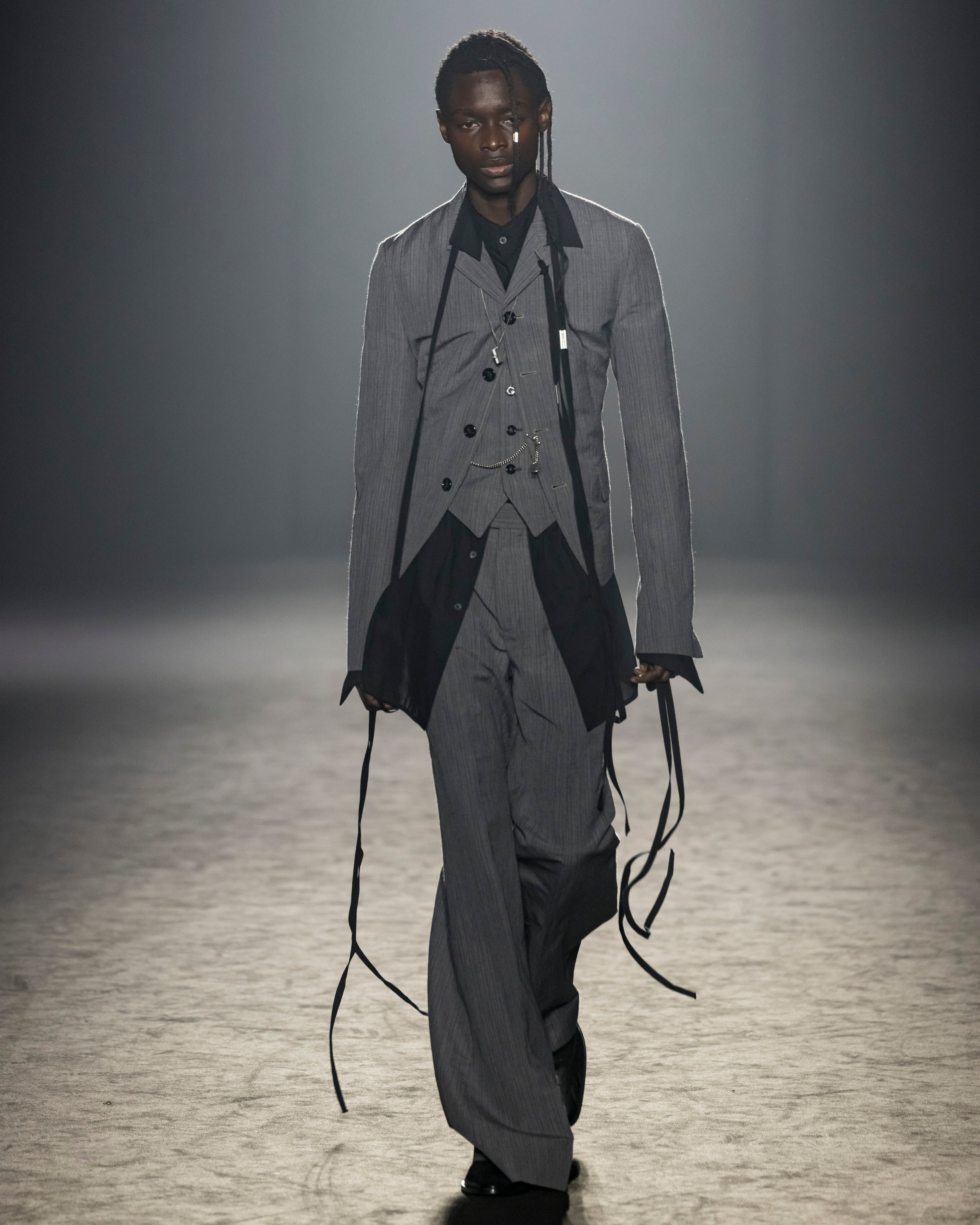 Autumn / Winter 25 Look 13