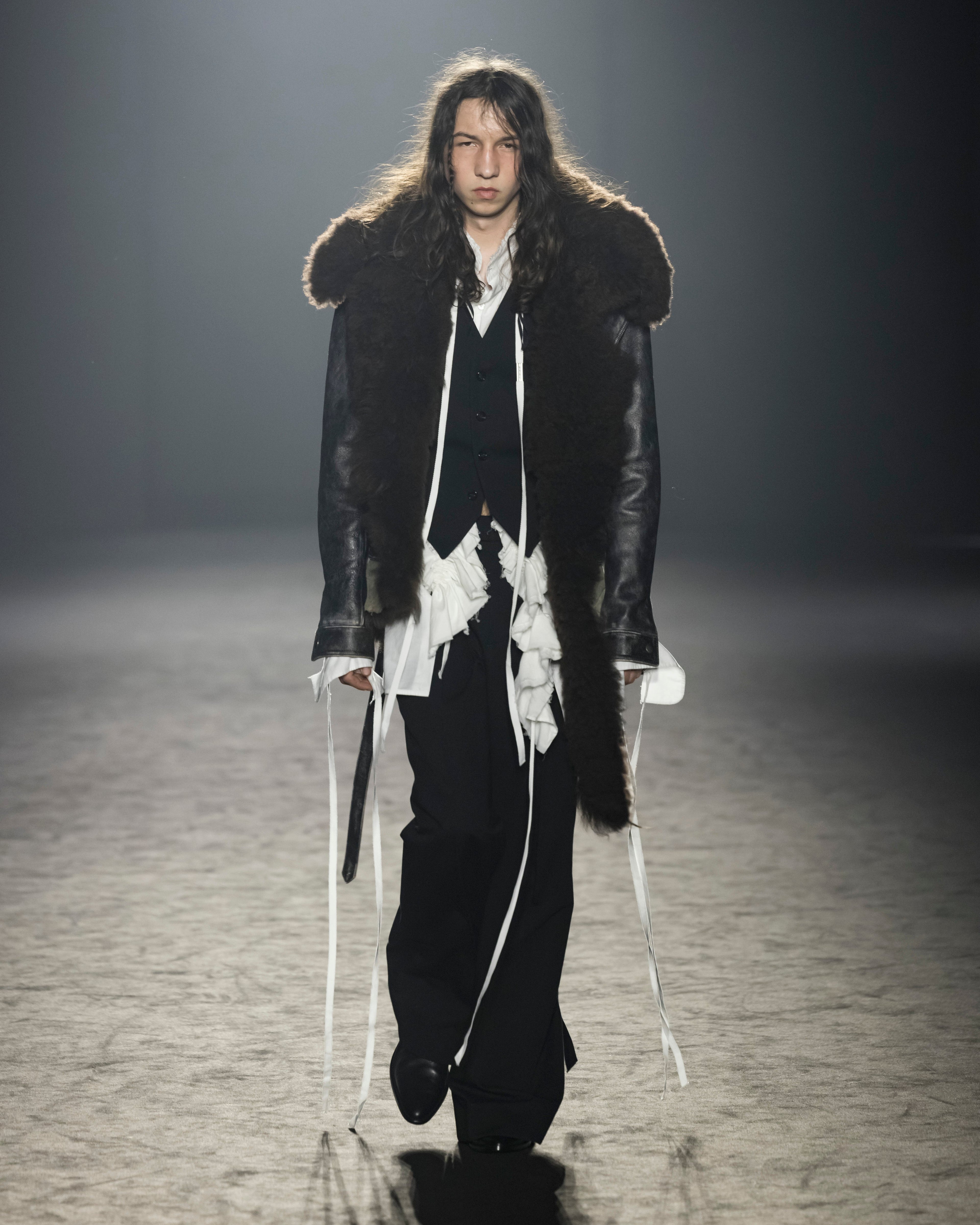 Autumn / Winter 25 Look 15