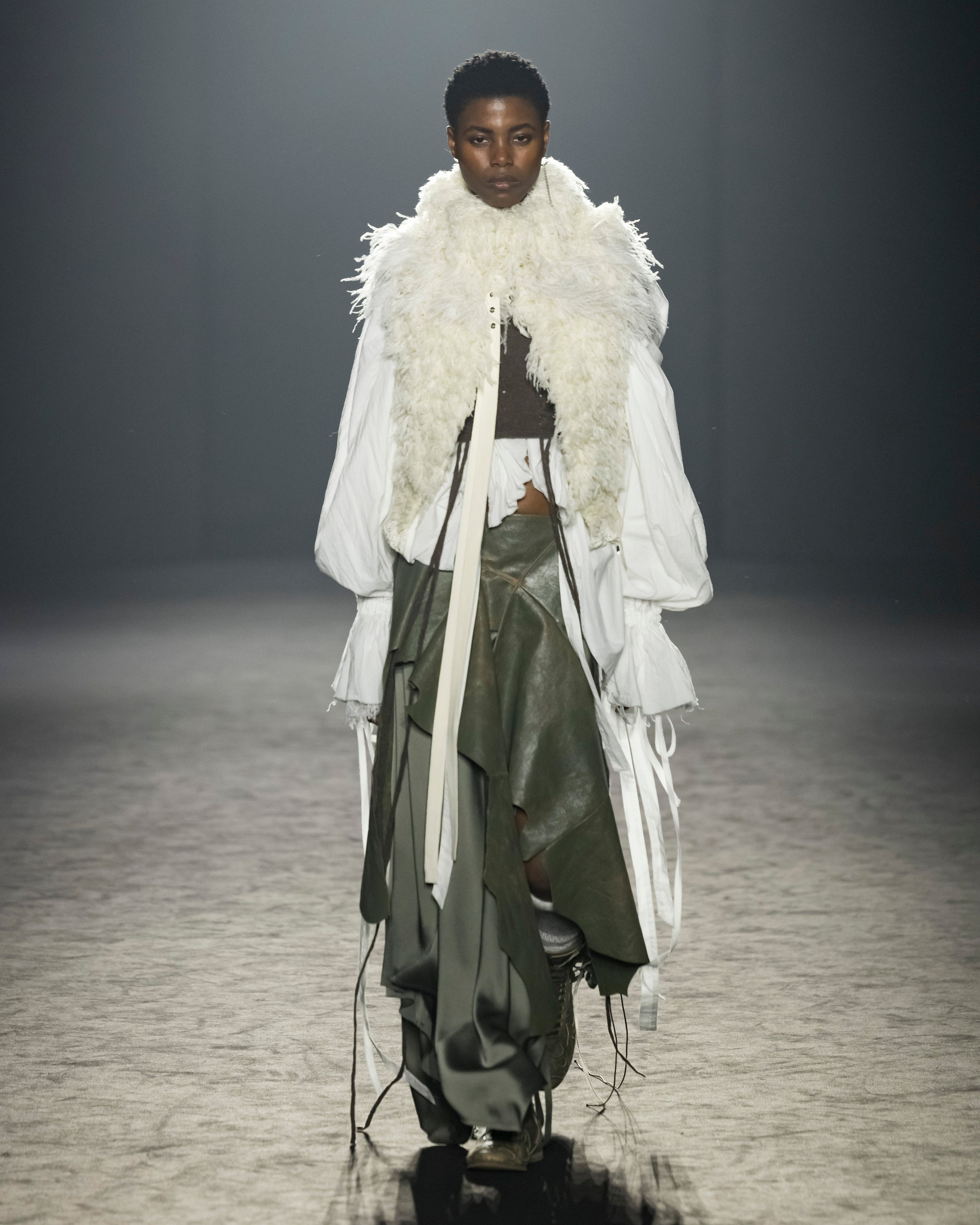 Autumn / Winter 25 Look 21