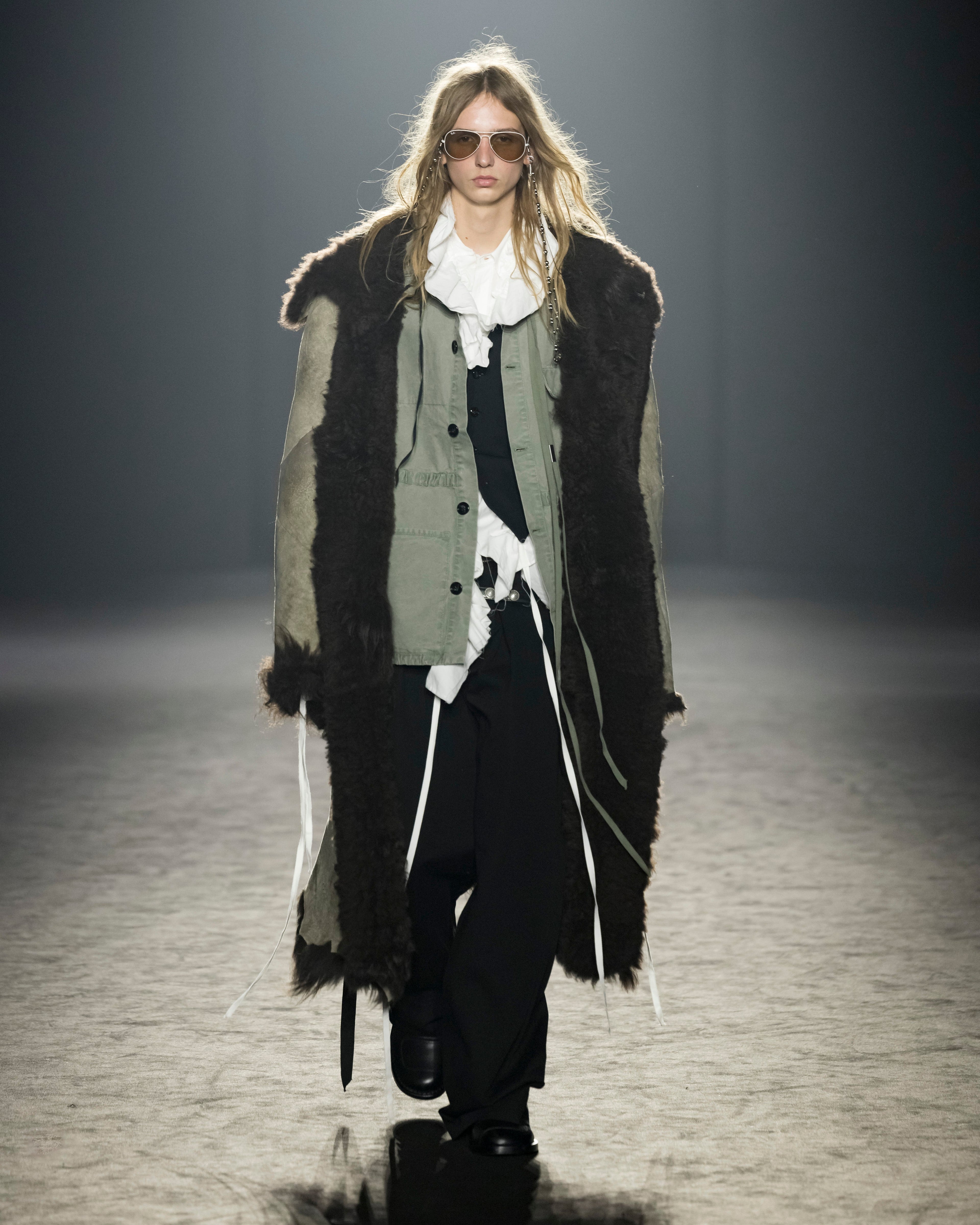 Autumn / Winter 25 Look 26