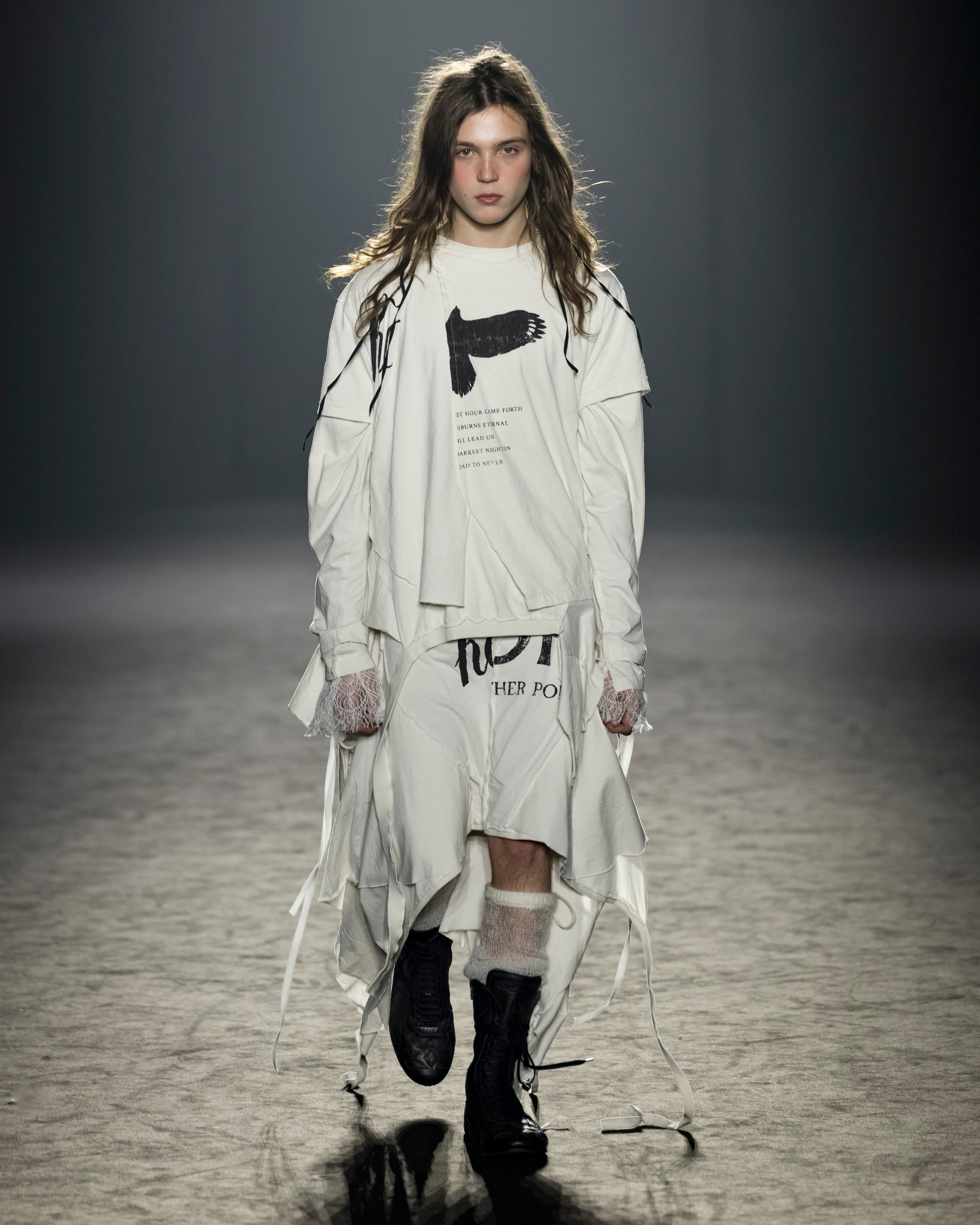 Autumn / Winter 25 Look 27