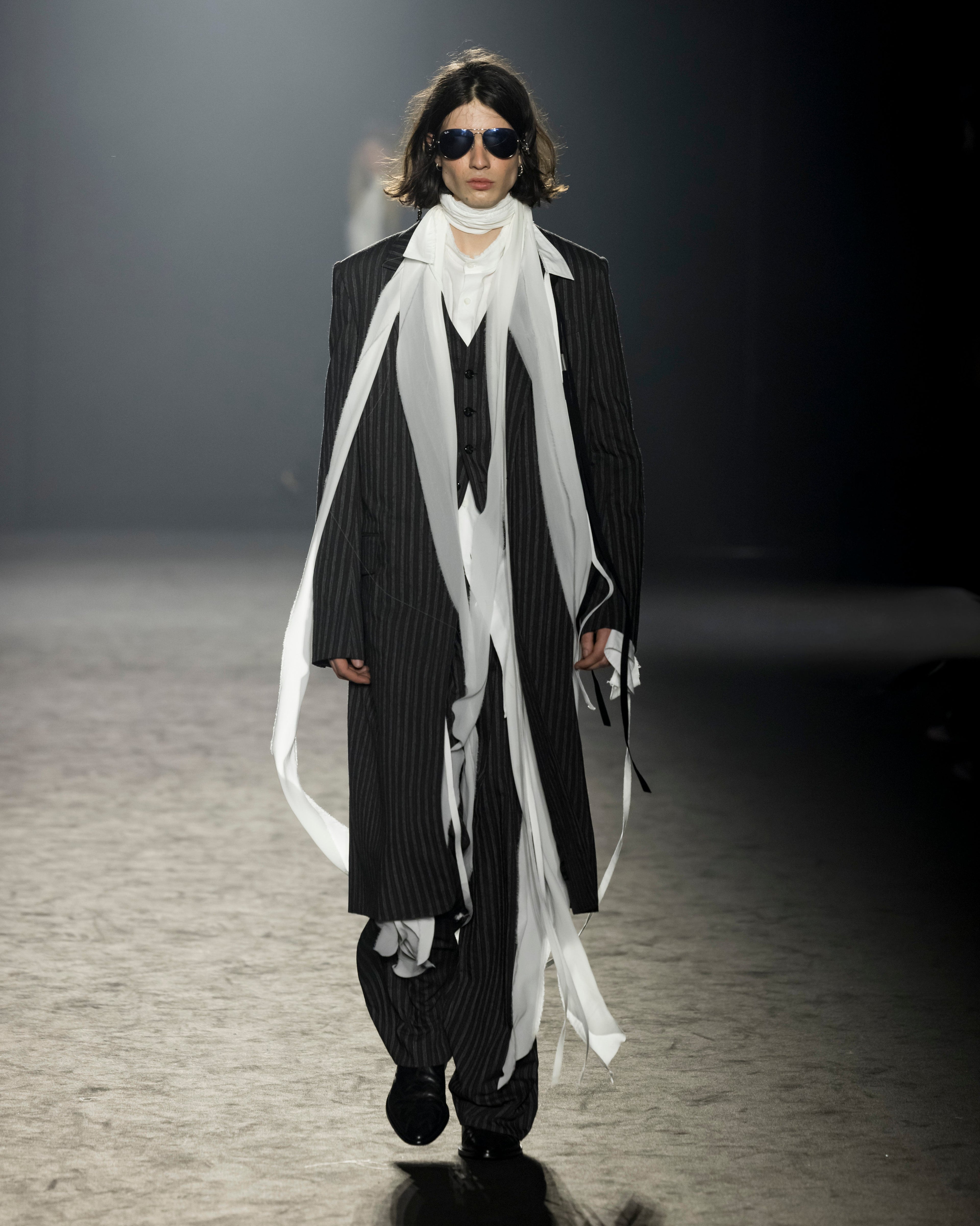 Autumn / Winter 25 Look 30