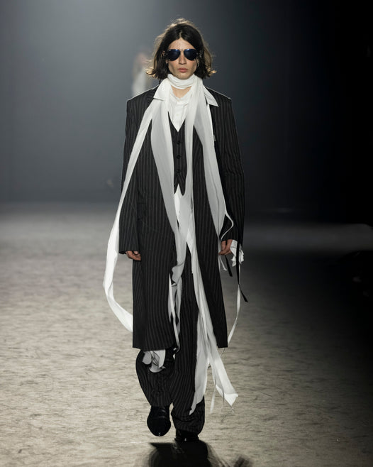 Autumn / Winter 25 Look 30