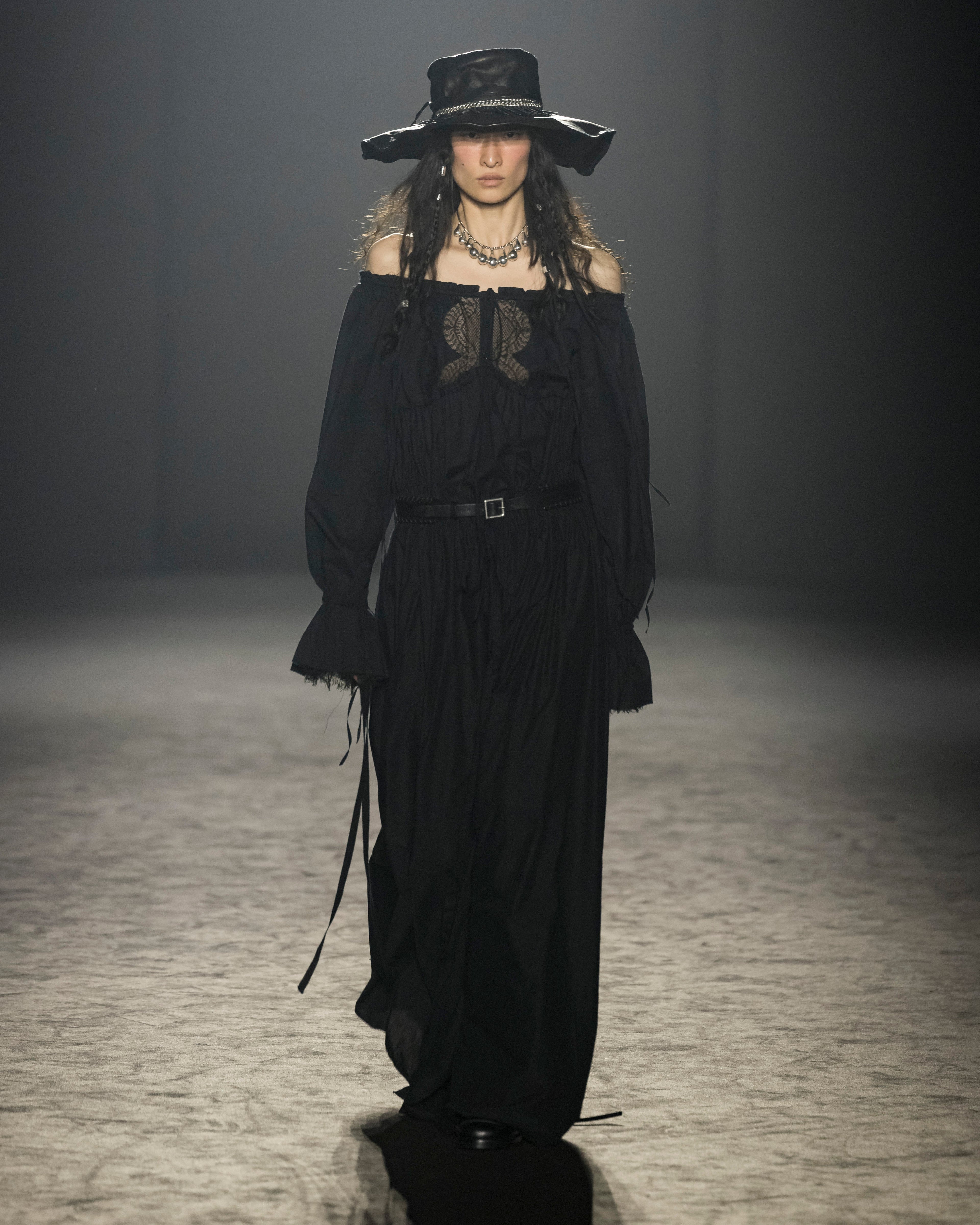 Autumn / Winter 25 Look 35