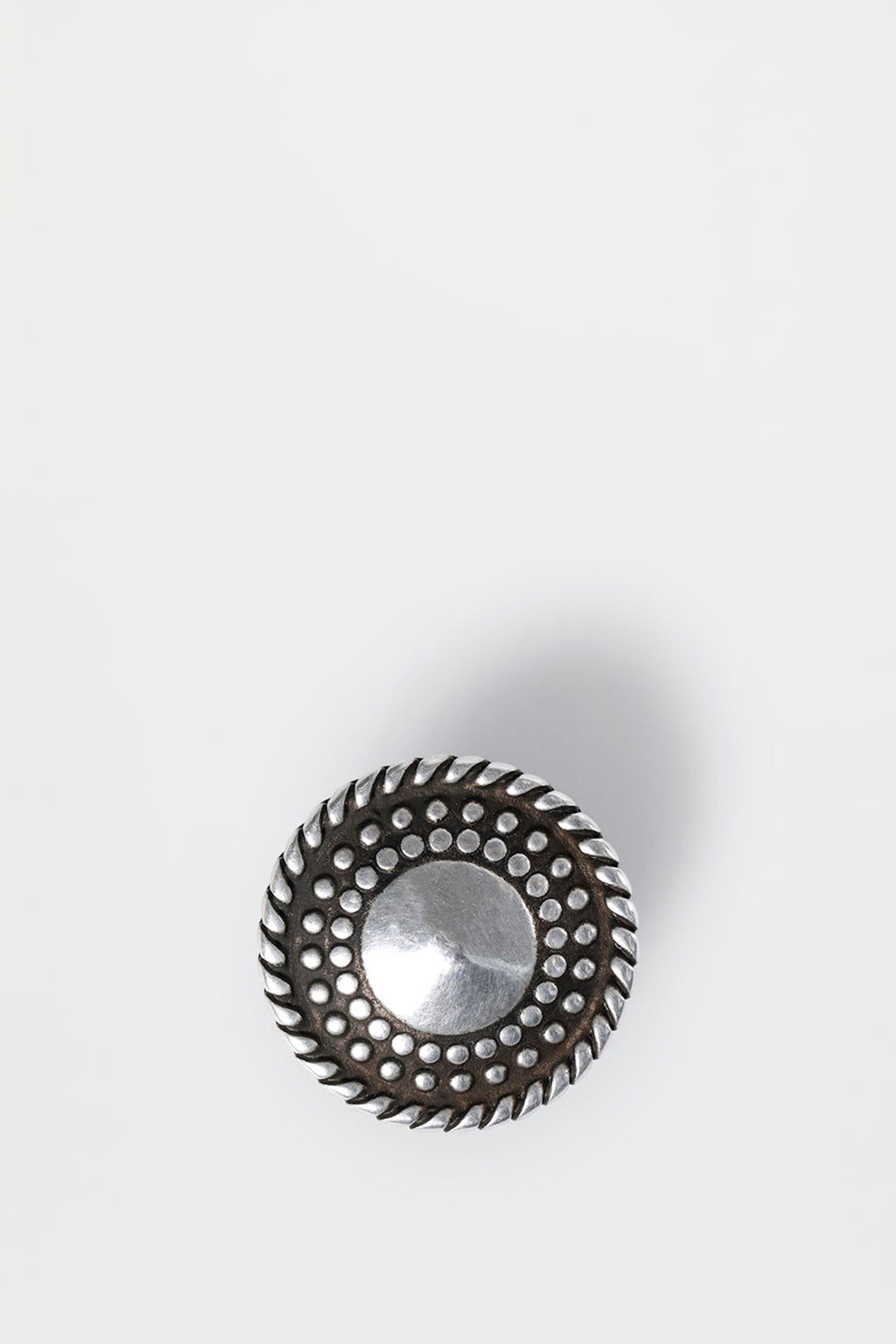 Ushi Stud Pin