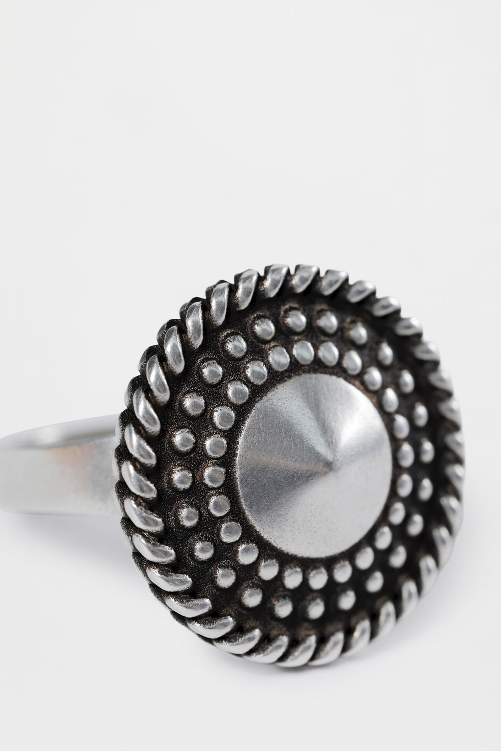 Jadi Stud Ring