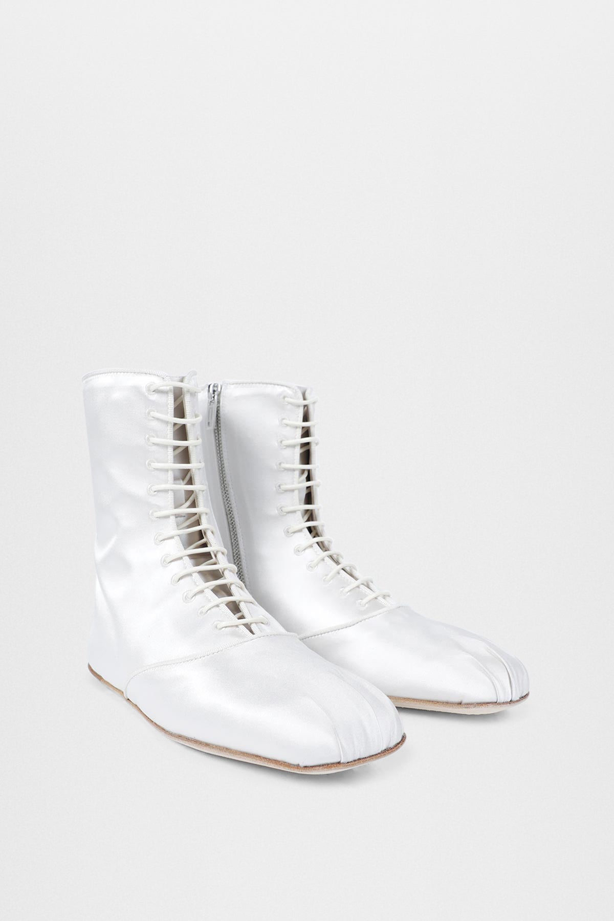 أحذية الكاحل المربعة من مونيل 