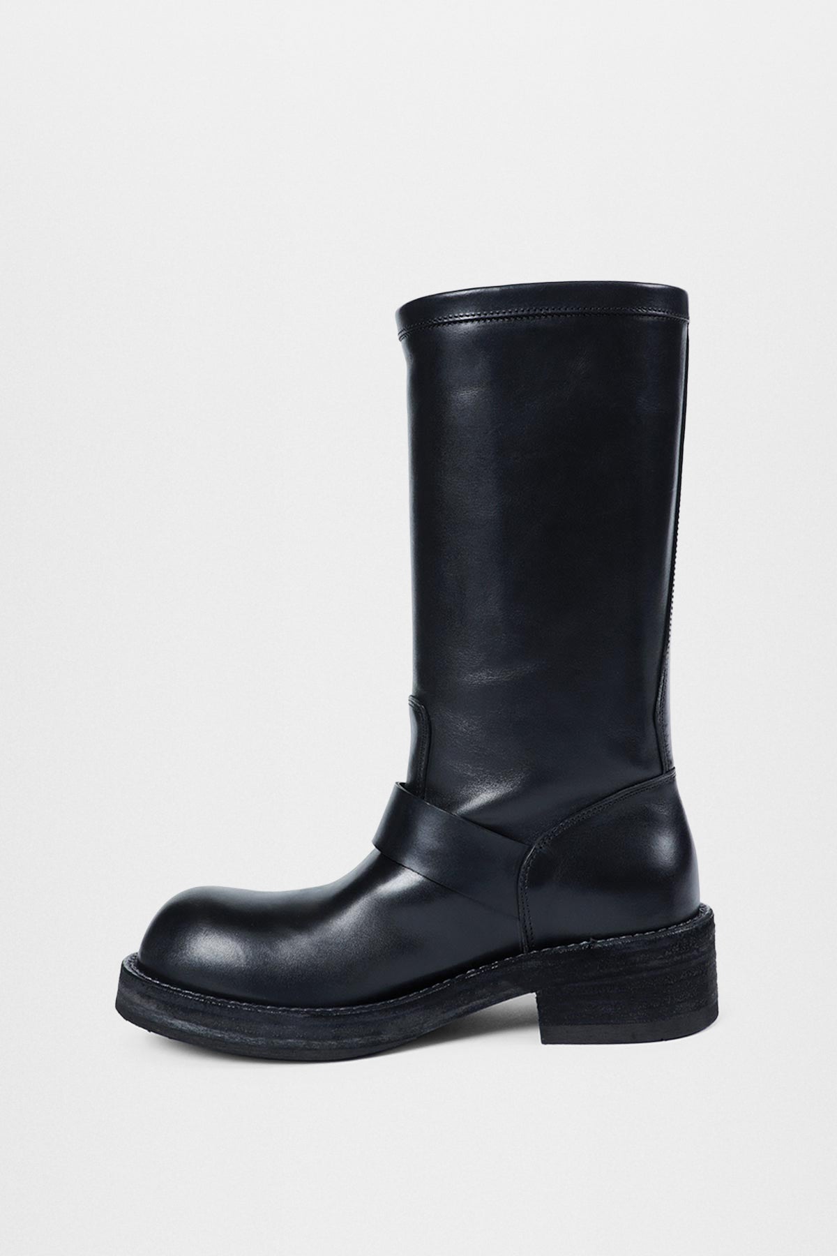 アン ドゥムルメステール Sarith エンジニアバイカーブーツ Sarith Engineer Biker Boots with Buckles – Ann Demeulemeester