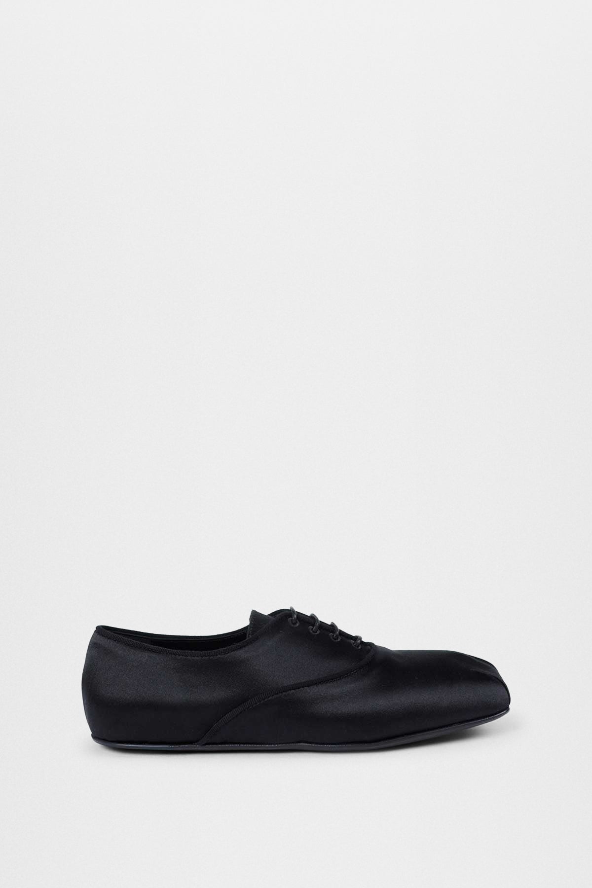 Tavis Squared Oxford Shoes