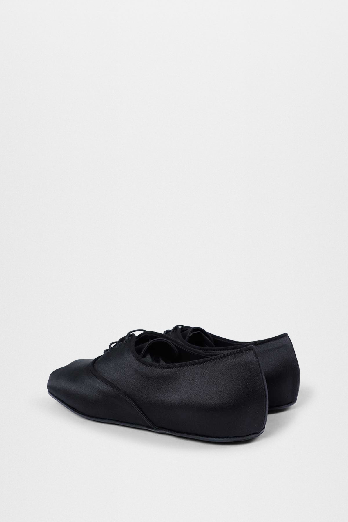 Tavis Squared Oxford Shoes