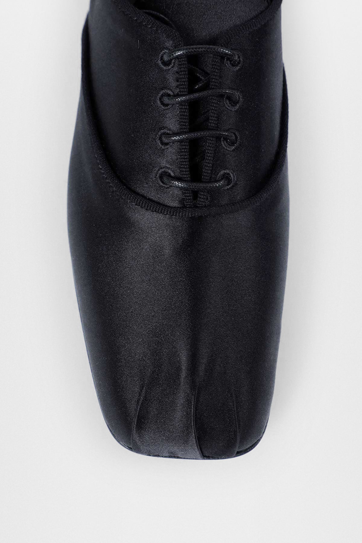 Tavis Squared Oxford Shoes