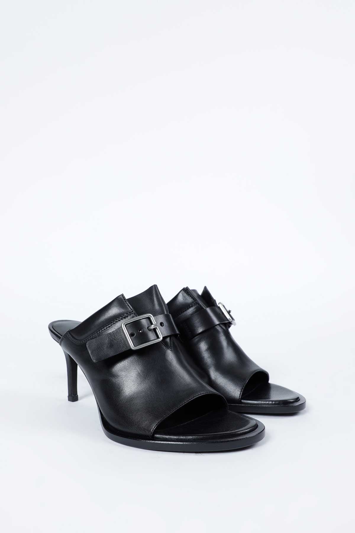 女性用サンダル – Ann Demeulemeester