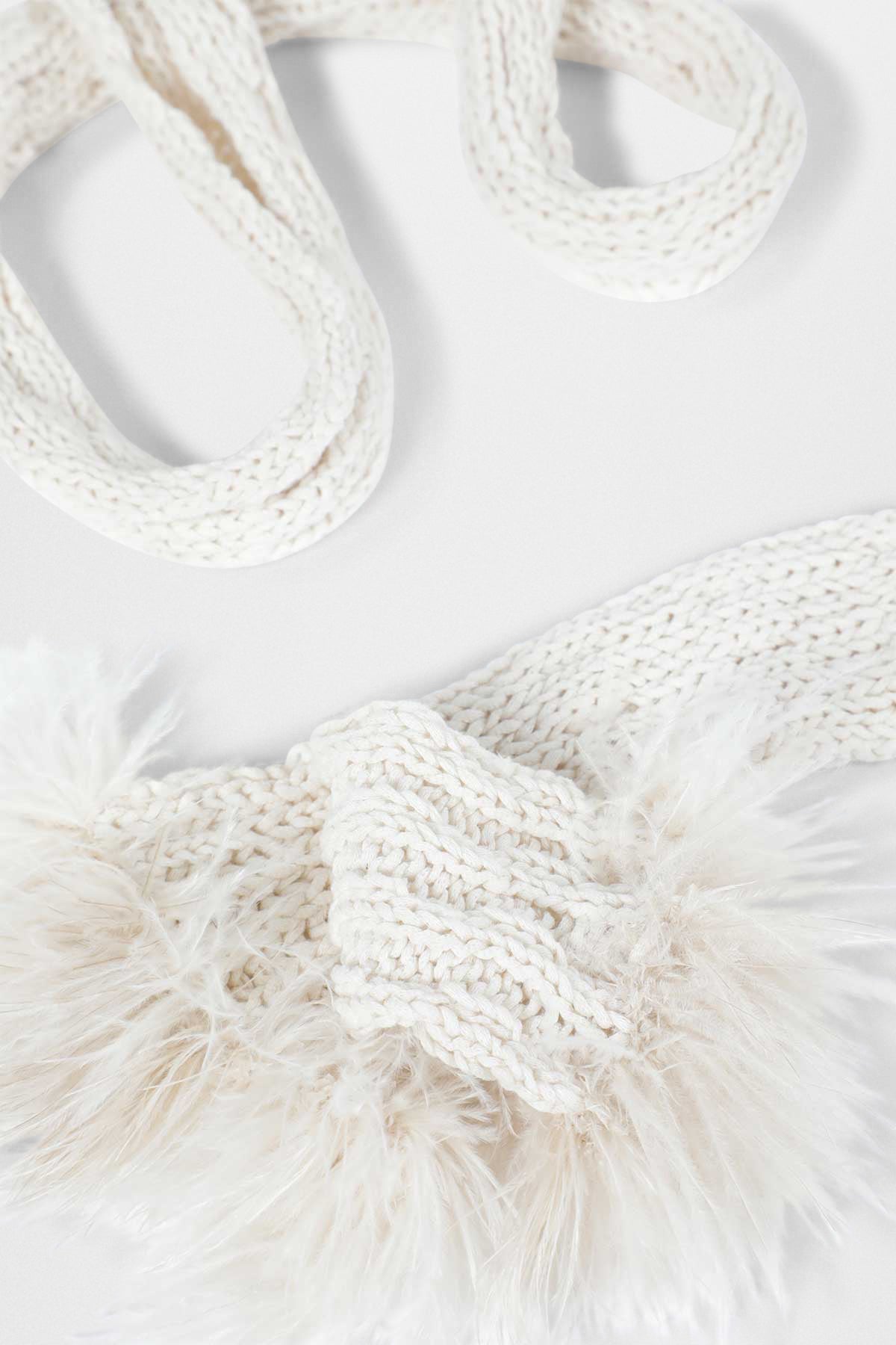 Rae Ribbed Scarf With Feathered Ruffles