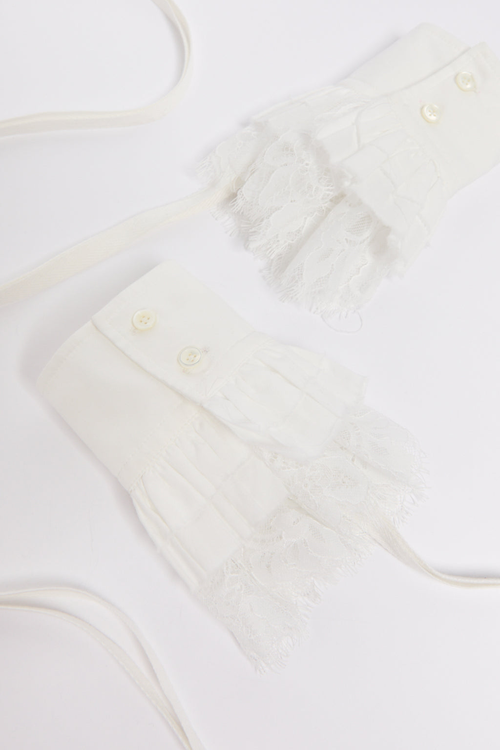 Vestar Lace Ruffled Cuffs