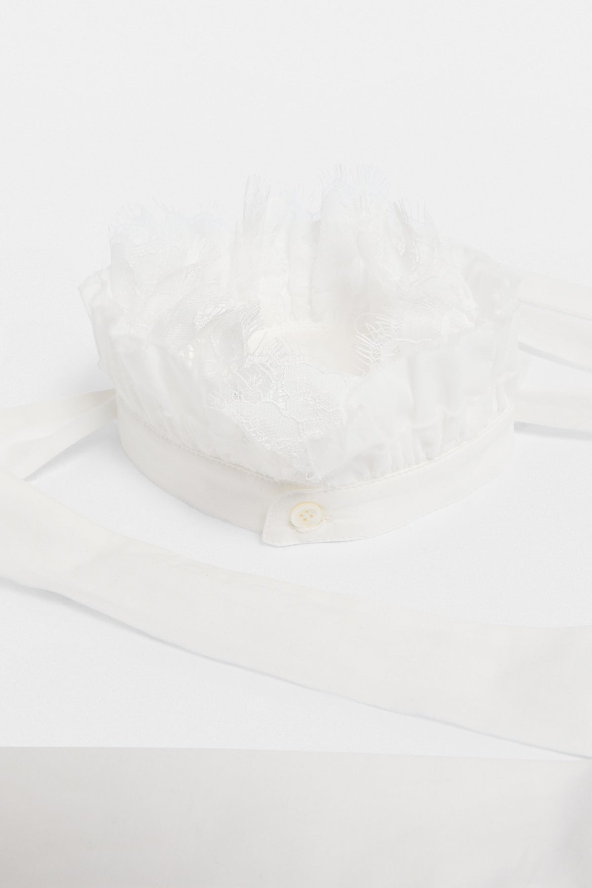 Tosten Lace Ruffled Collar