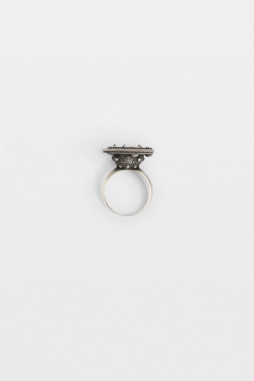 Bague cabochon en orme grainé 