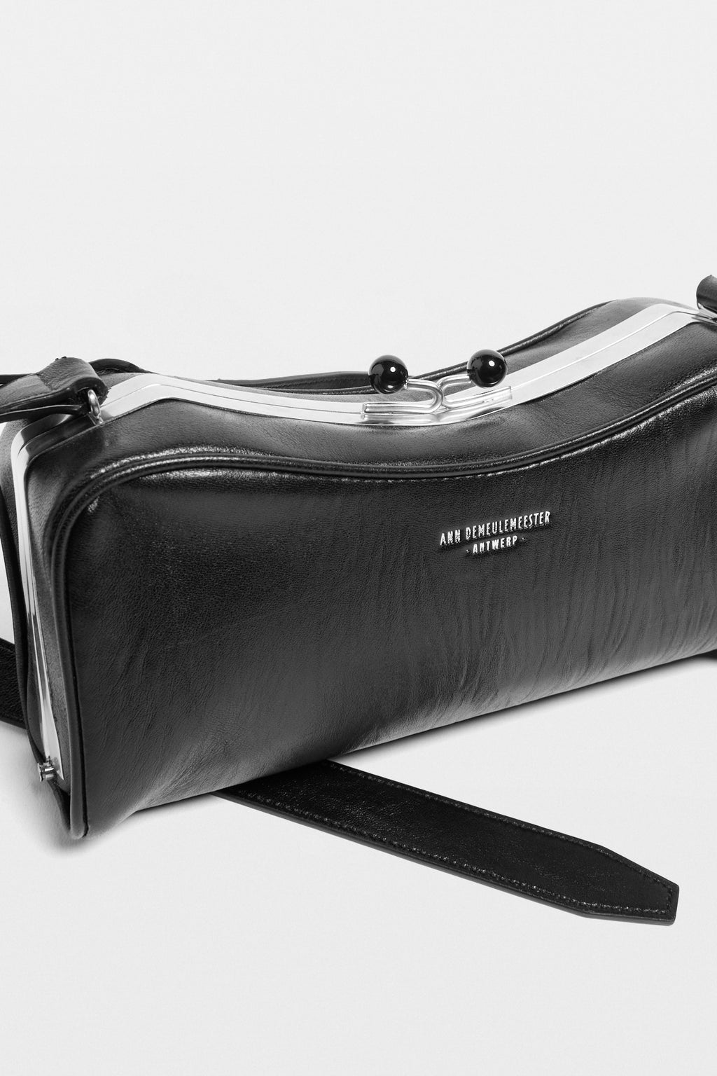 Sac à bandoulière à cadre métallique 