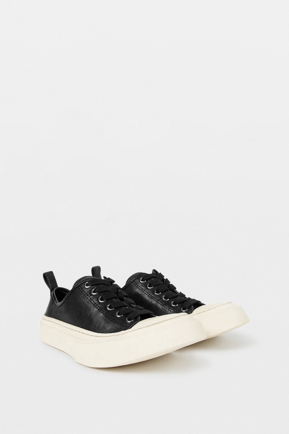 フットウェア – Ann Demeulemeester