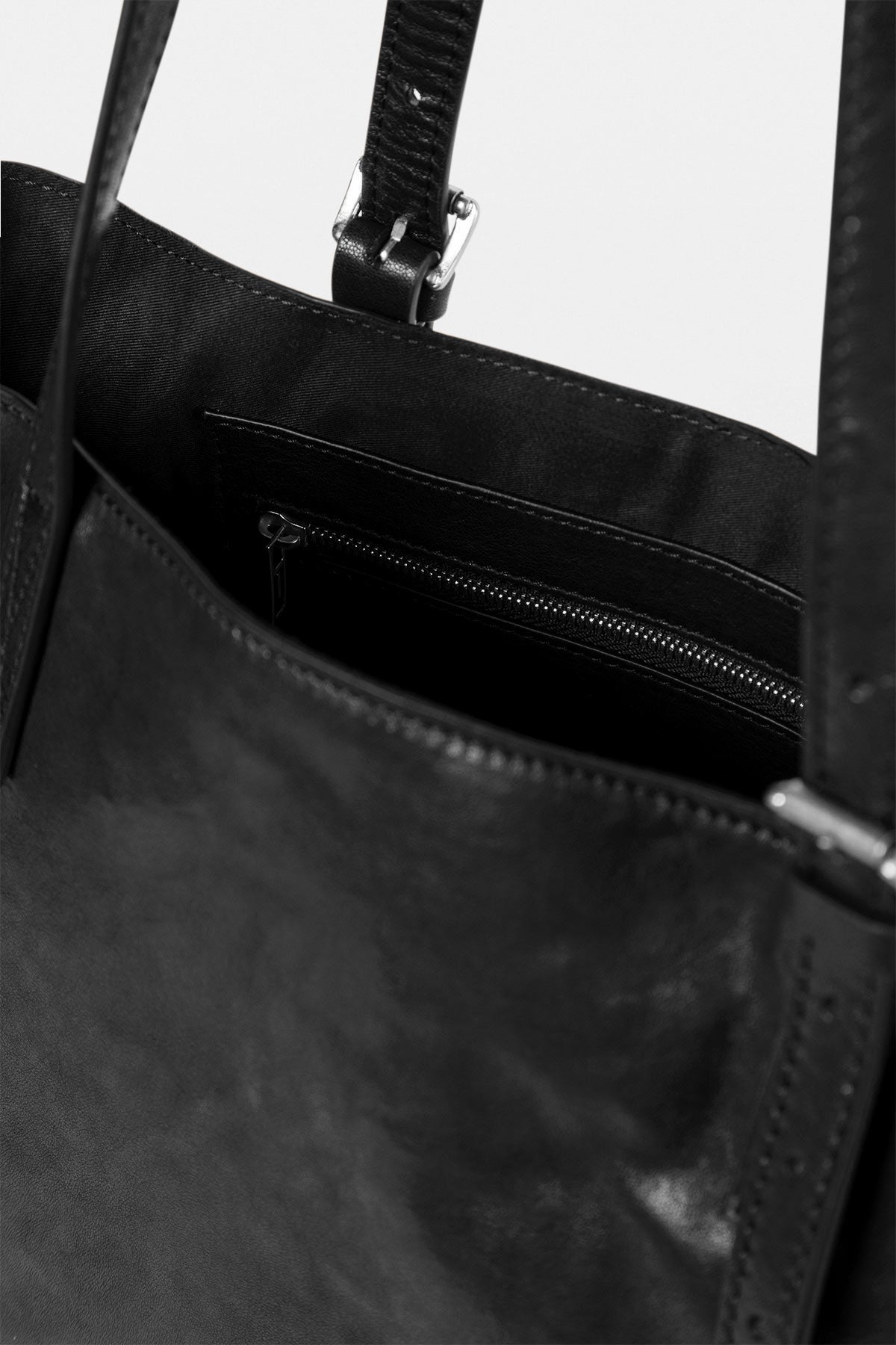 Janek Shoulder Bag