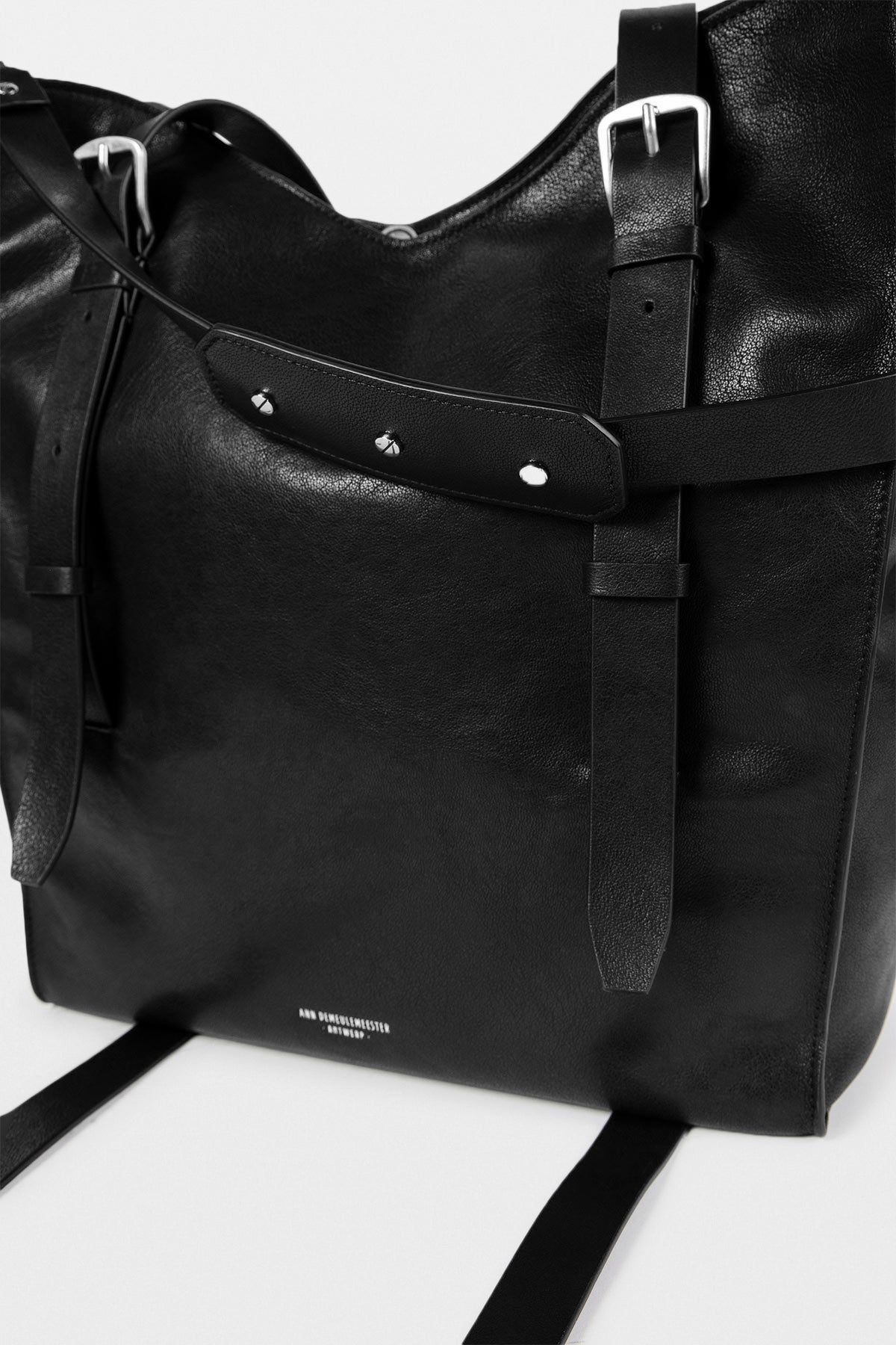 Akim Medium Schultertasche 