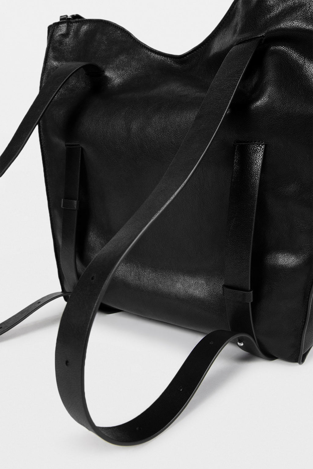 Akim Medium Schultertasche 