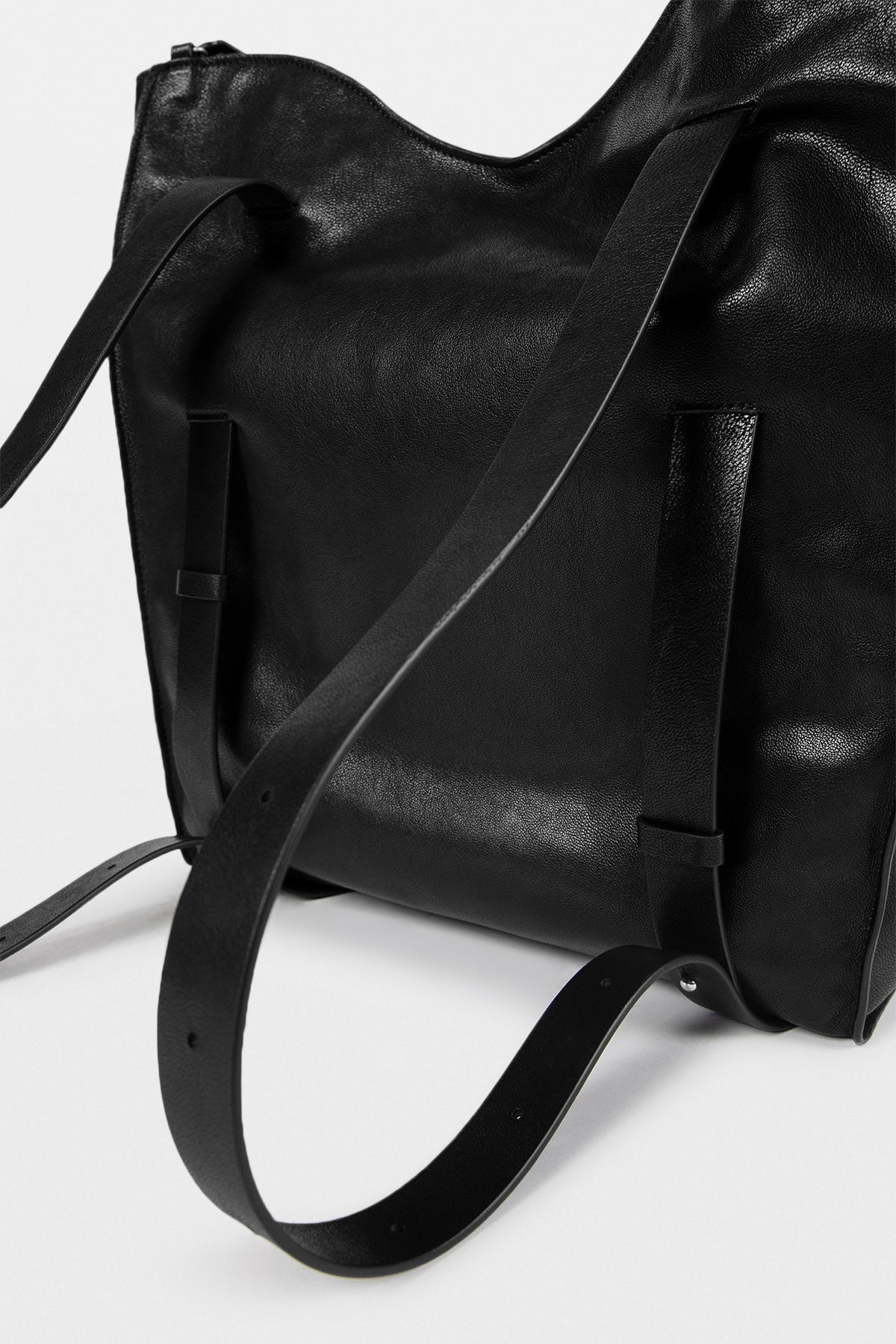 Akim Medium Schultertasche 