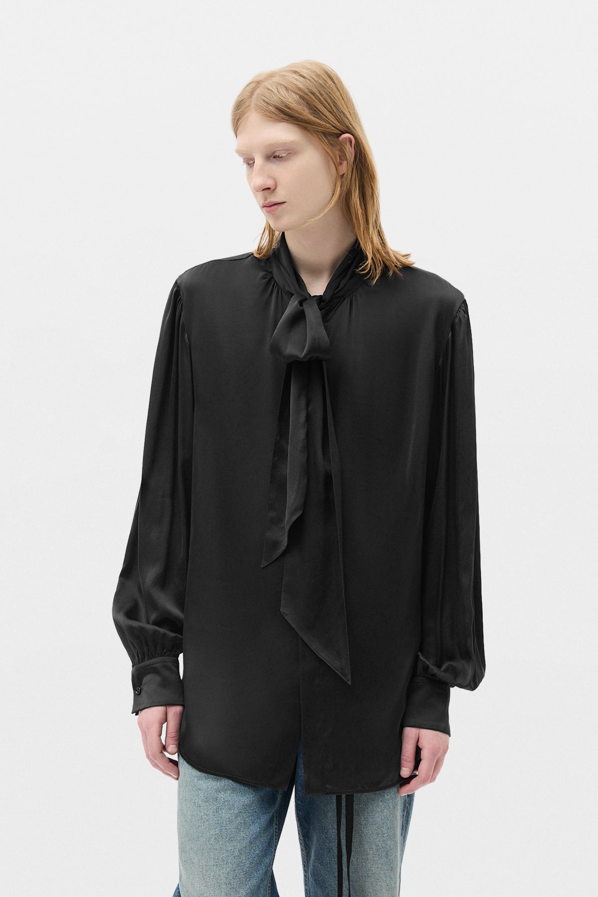 Chemise col à nœud papillon Runo 