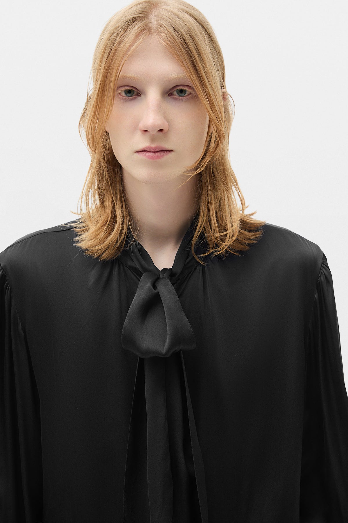 Chemise col à nœud papillon Runo 