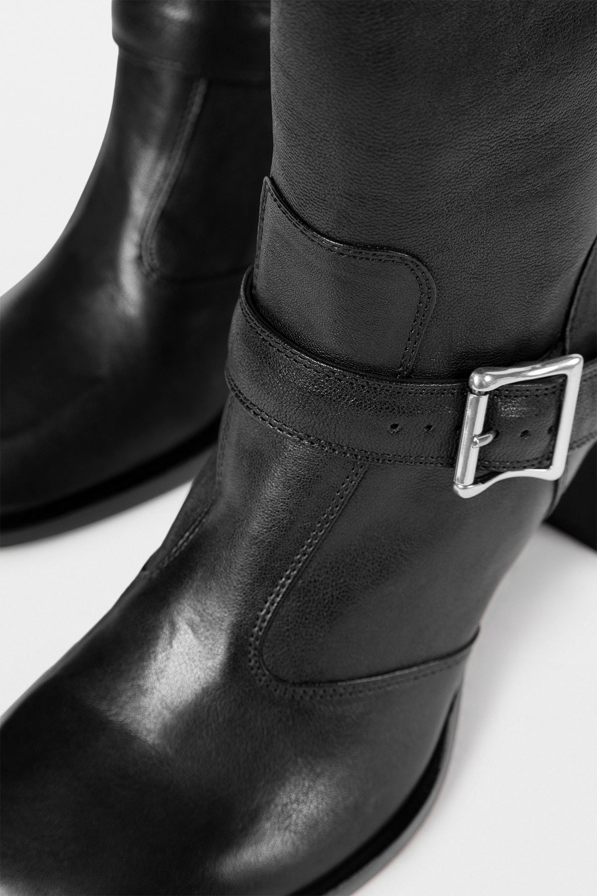 Bottes à talons Klarissa avec ceinture 