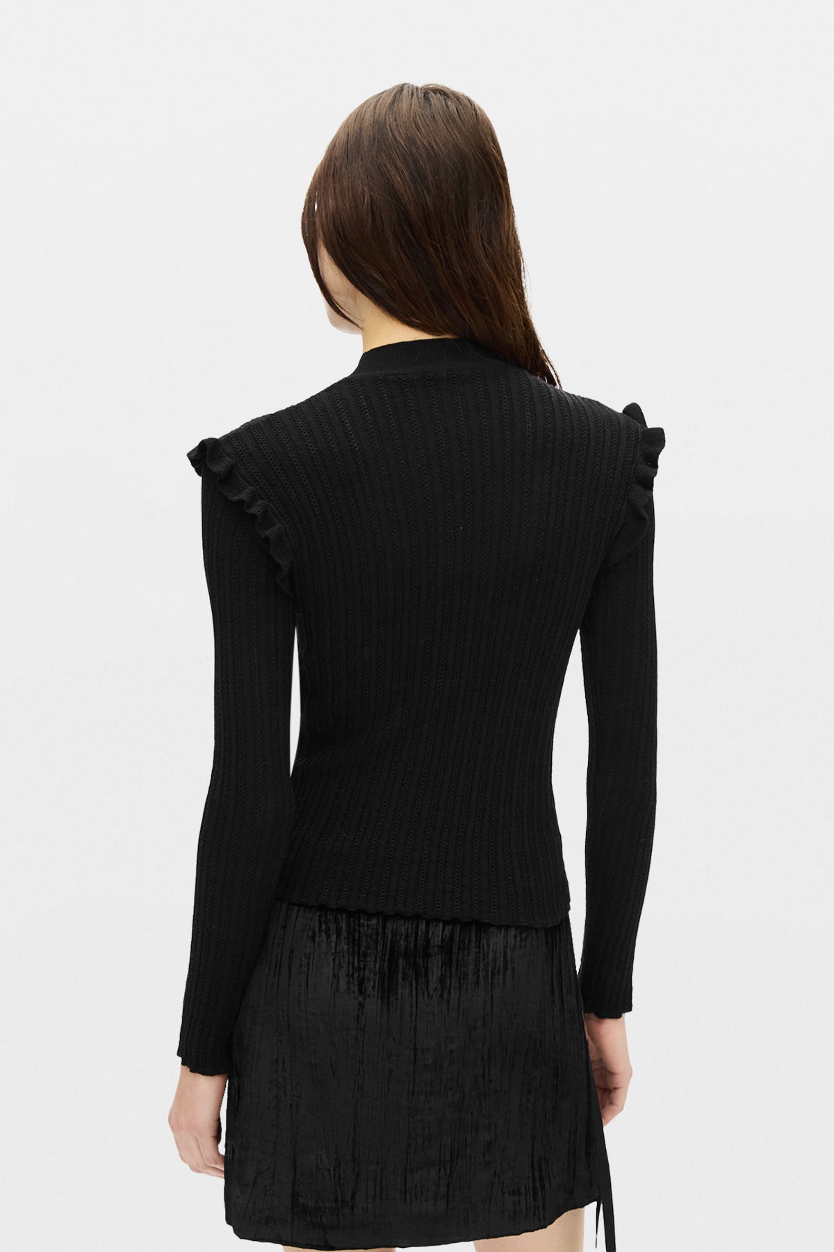 Pull ajusté Mirina avec plastron à volants 