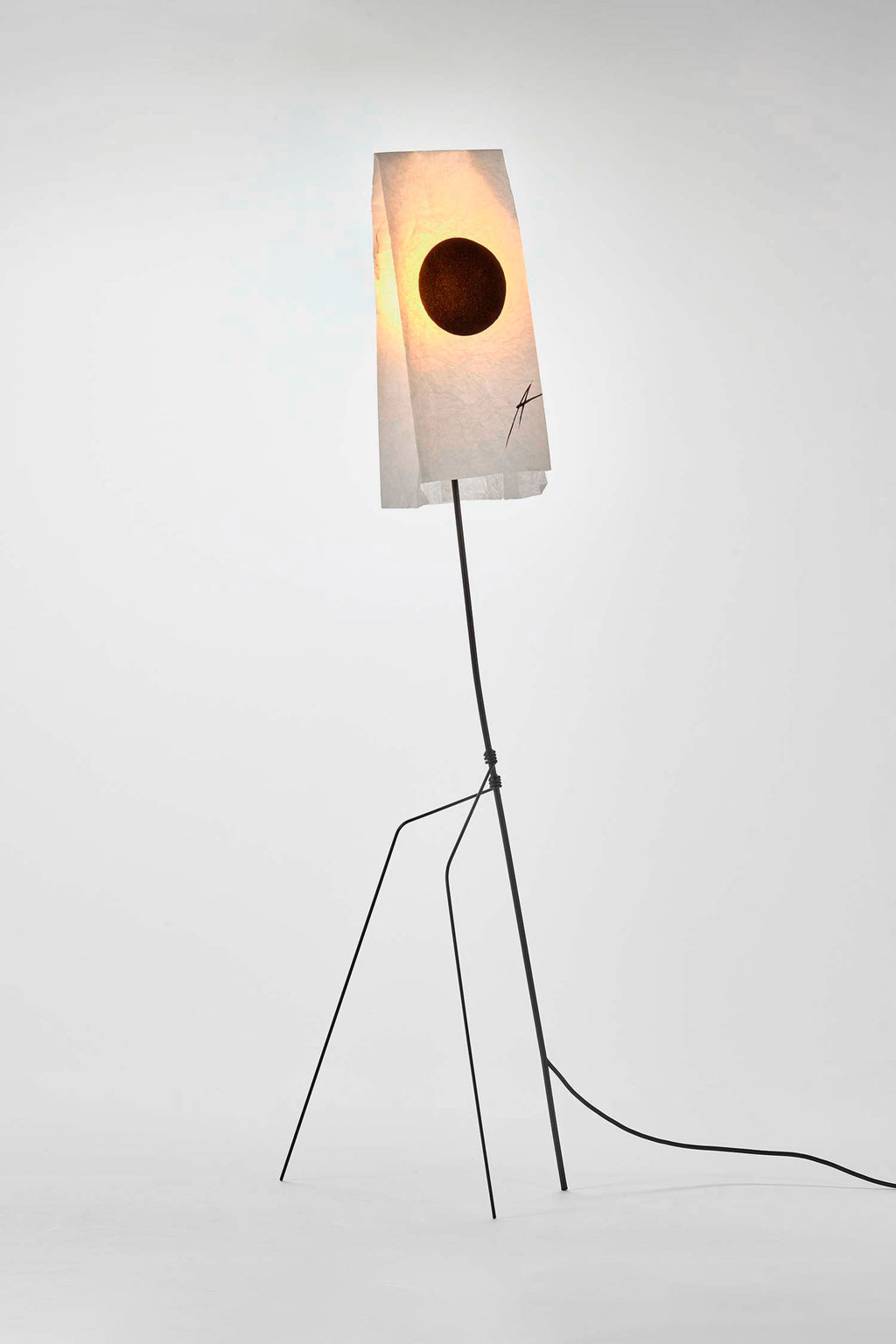 Eo - مصباح قائم بذاته 