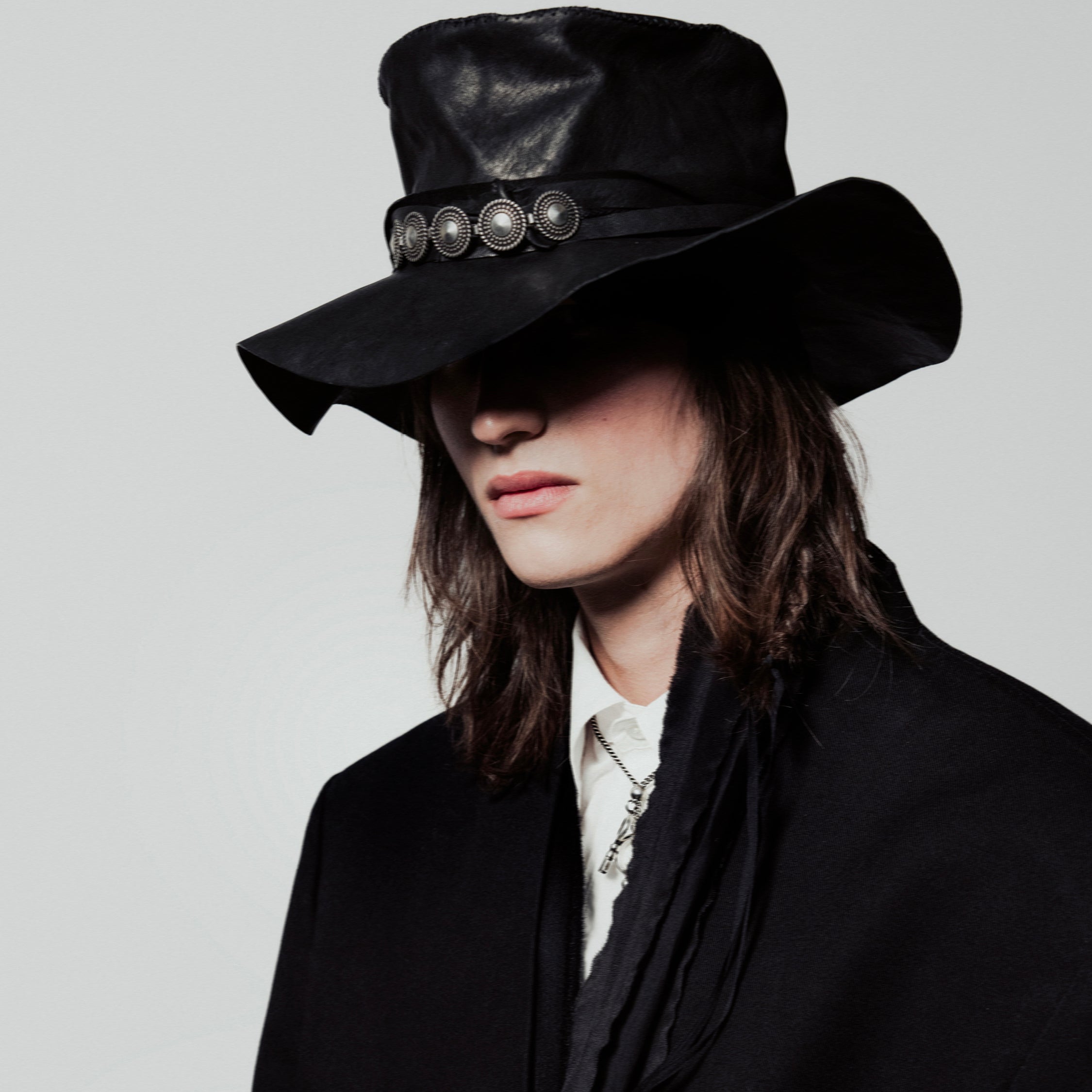 ANN DEMEULEMEESTER® Official Website – Ann Demeulemeester