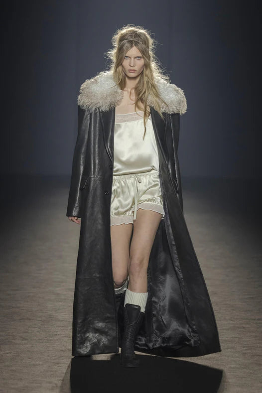 Autumn / Winter 24 – Ann Demeulemeester Autumn / Winter 24 – Ann Demeulemeester