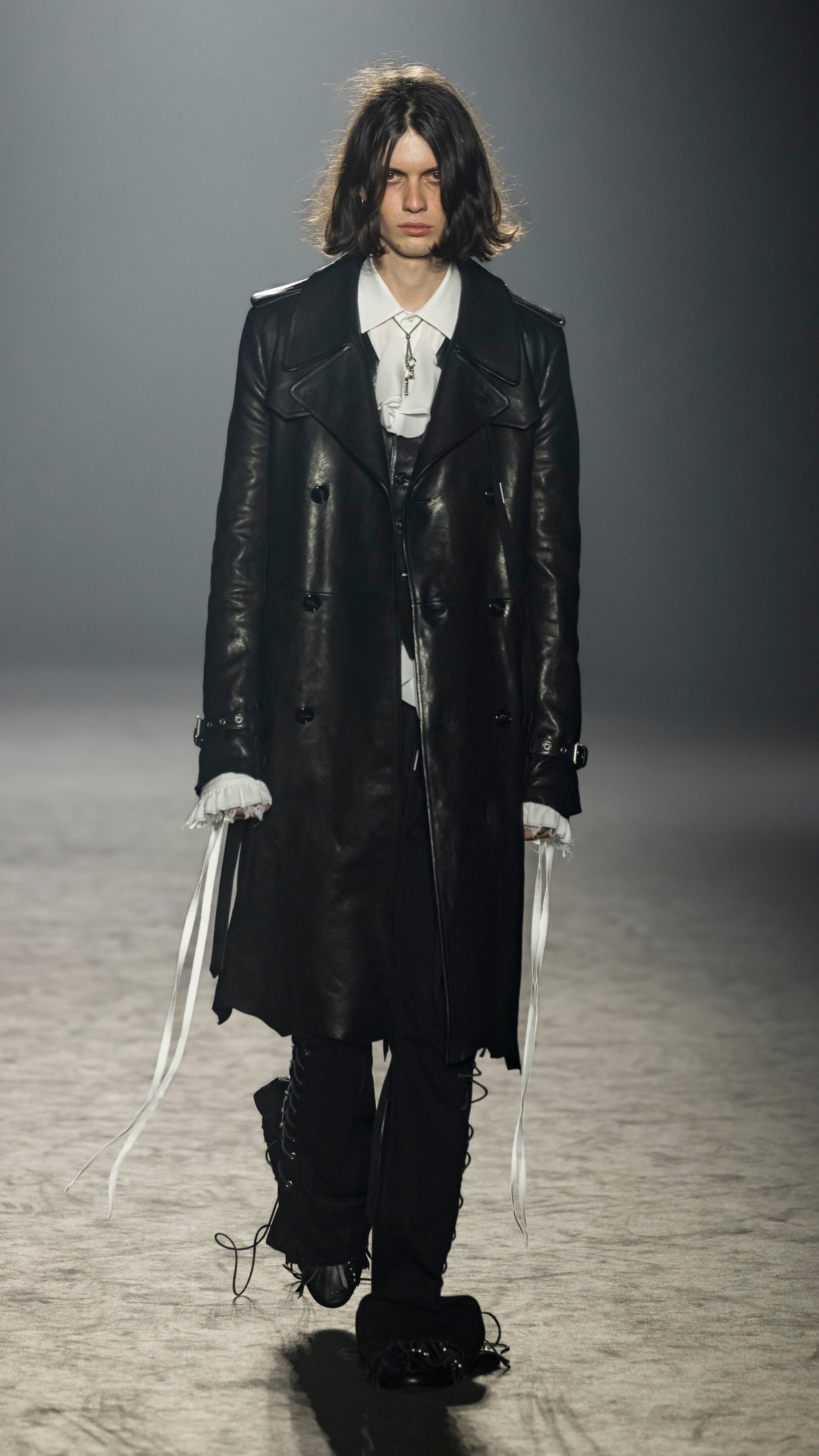 Autumn / Winter 25 – Ann Demeulemeester