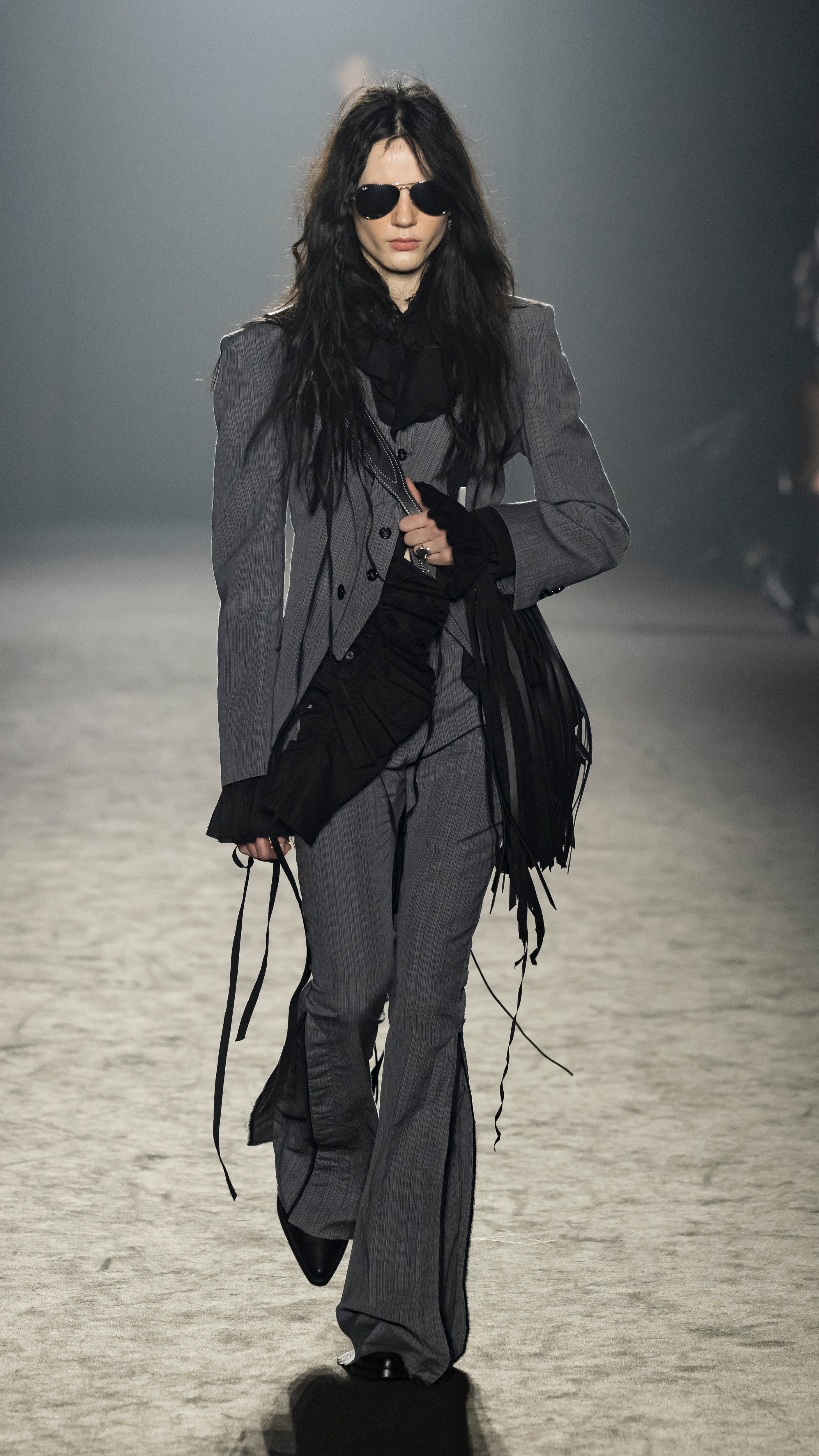 Autumn / Winter 25 – Ann Demeulemeester