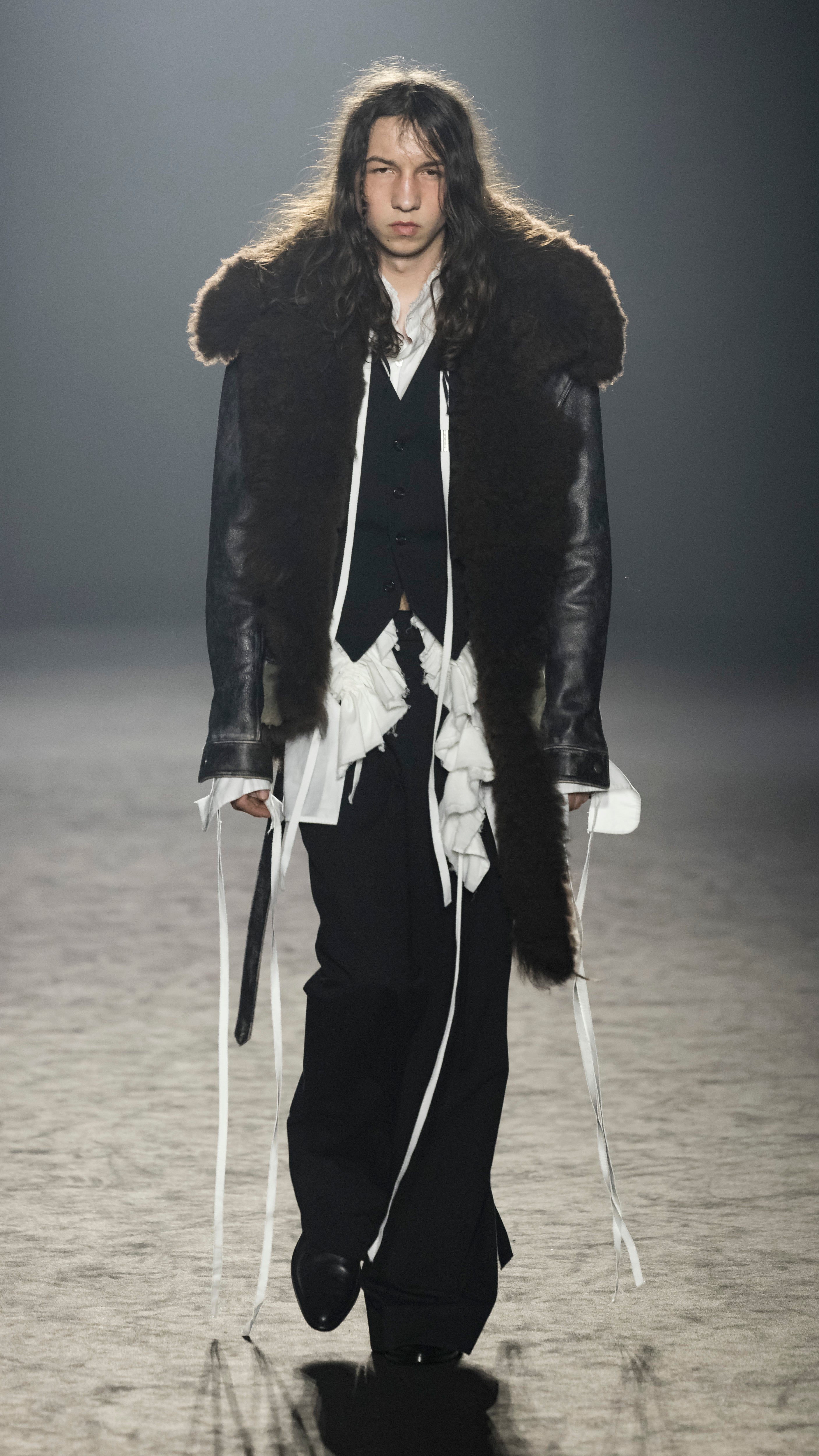 Autumn / Winter 25 – Ann Demeulemeester