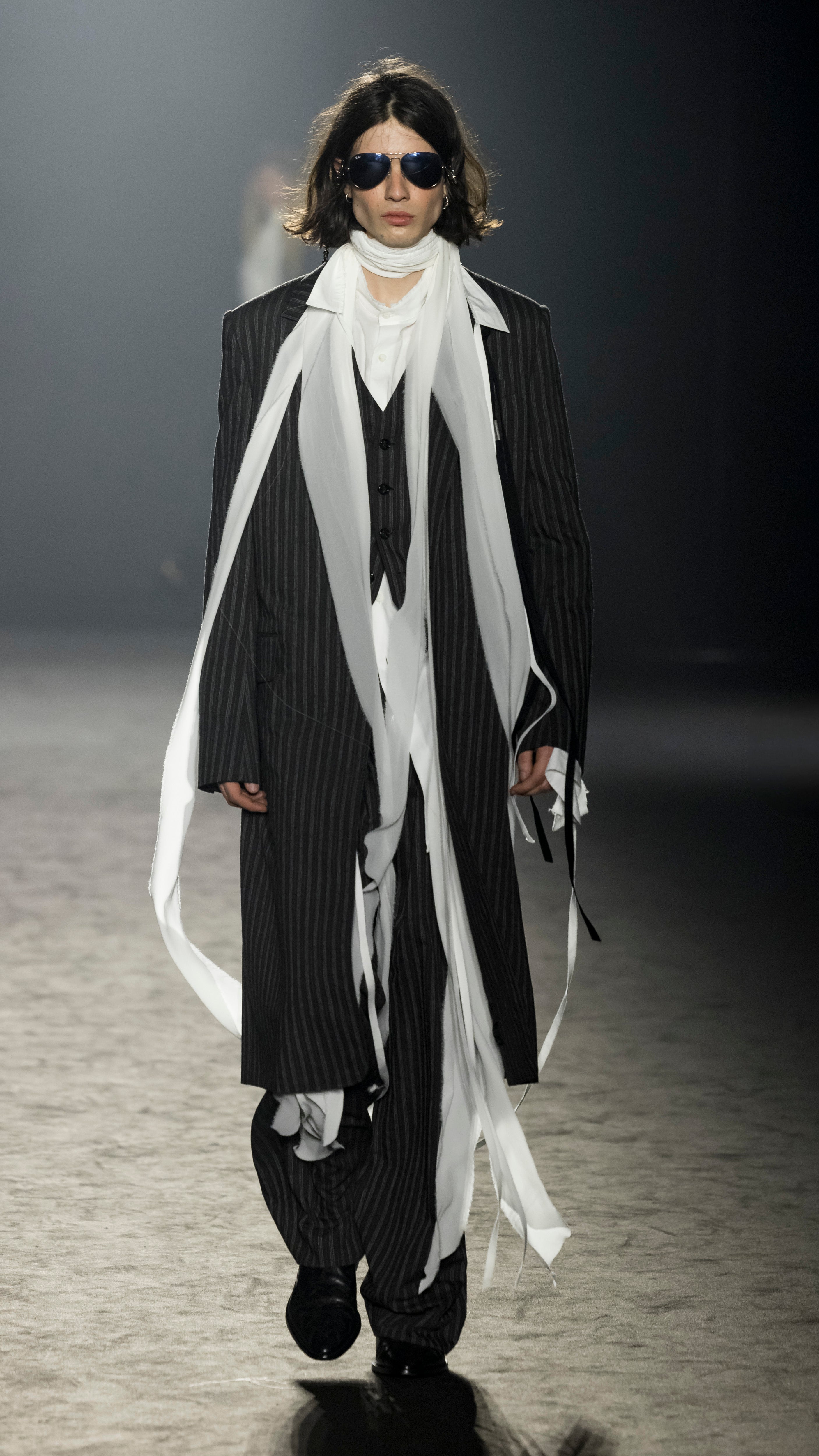 Autumn / Winter 25 – Ann Demeulemeester