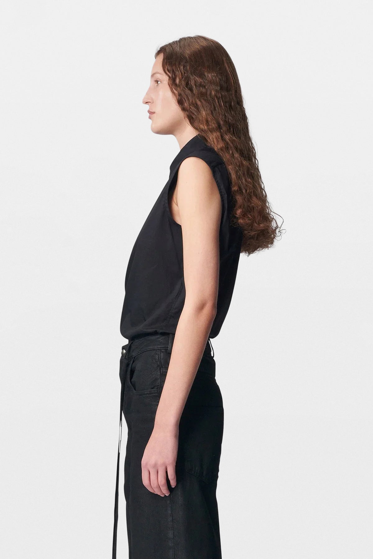 Desiree Sleeveless Cropped Standard Shirt