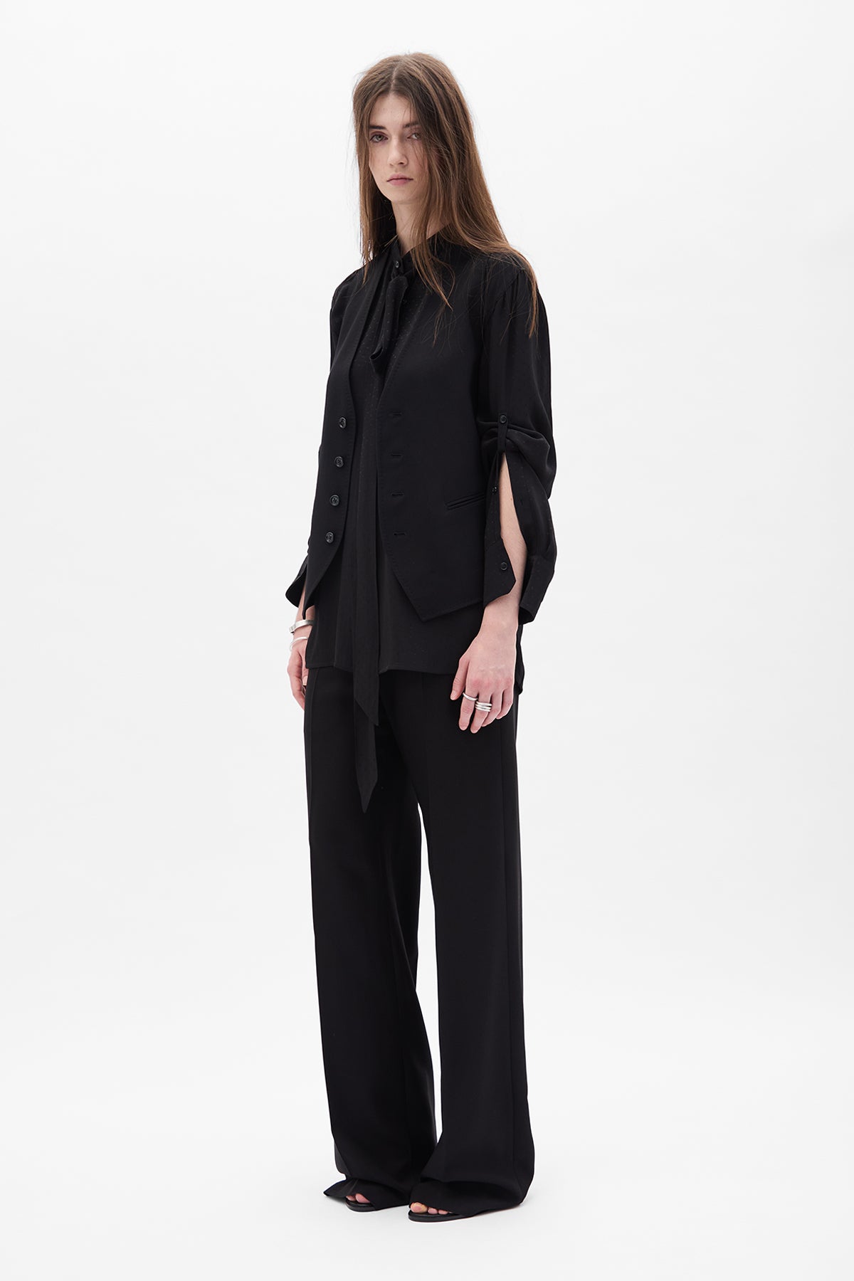 ディエンスタンドカラーロングシャツ – Ann Demeulemeester
