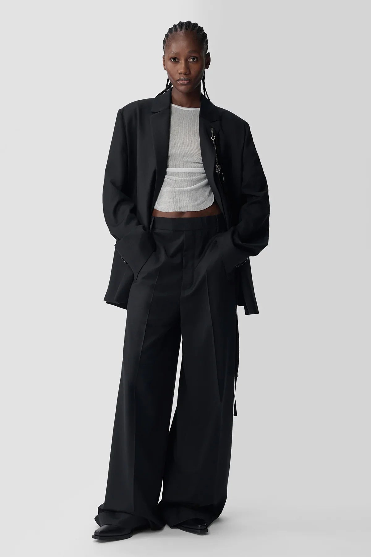 أوكي توب قصير بأكمام طويلة 