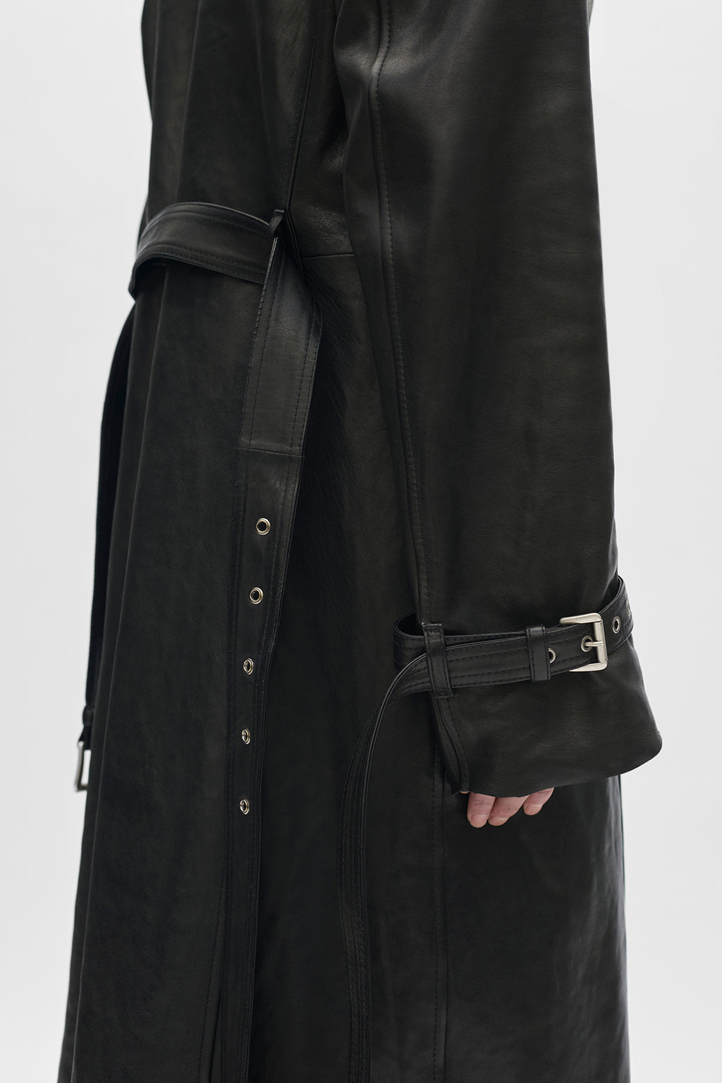 معطف جلد مزدوج الصدر من فلوبكي 